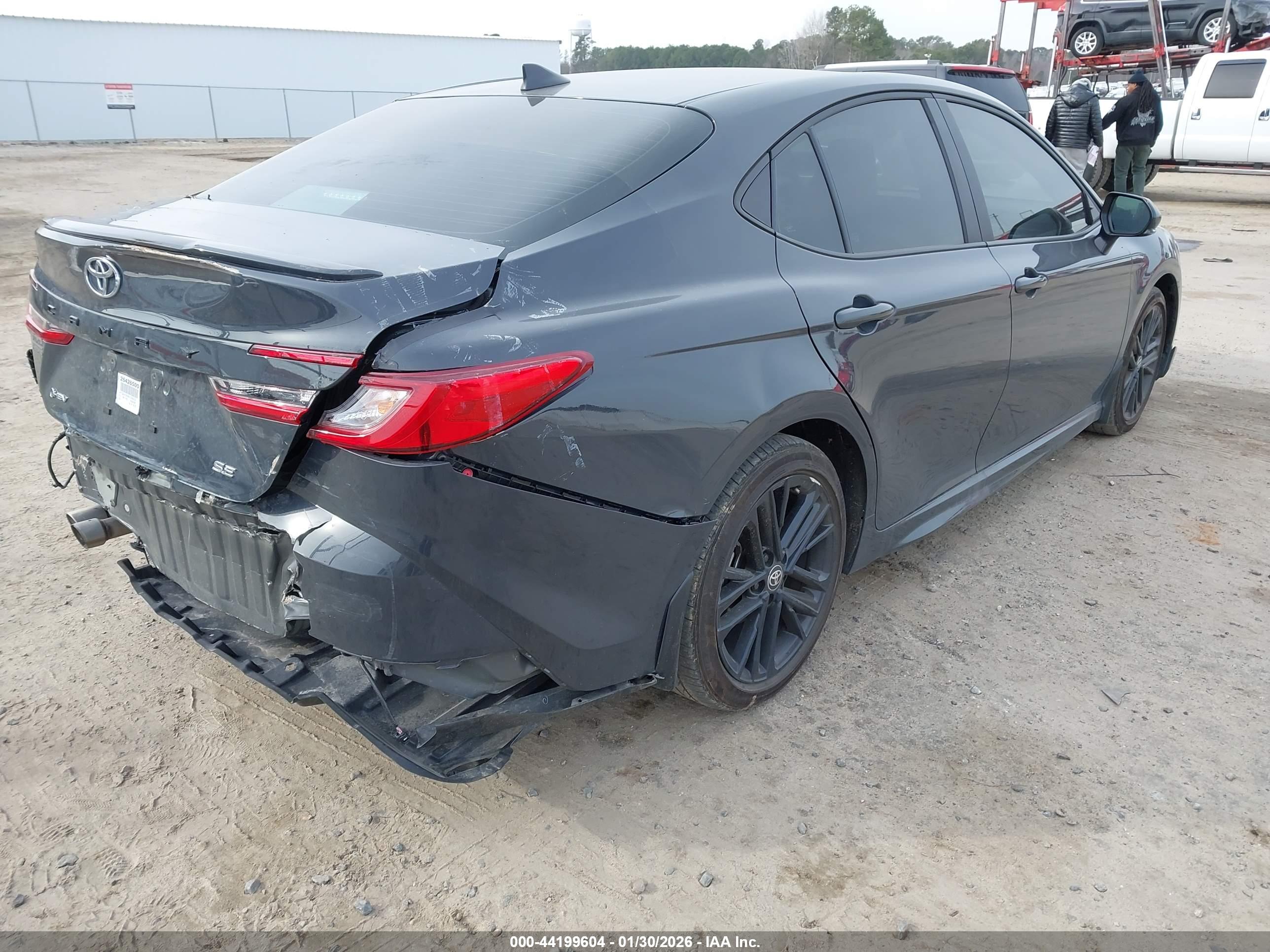 TOYOTA CAMRY image 4