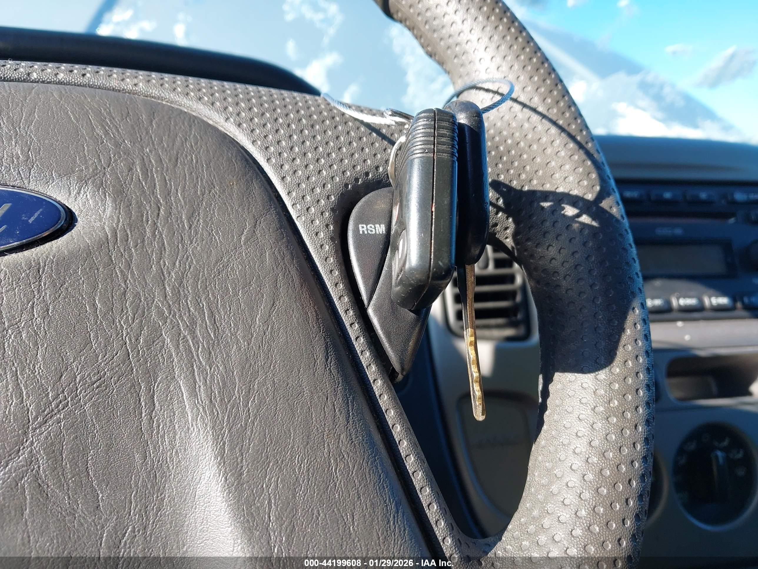 FORD ESCAPE image 11
