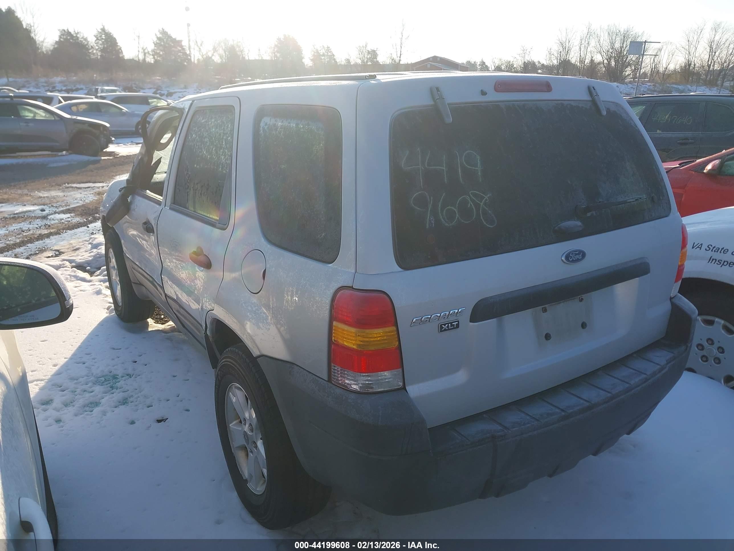 FORD ESCAPE image 3