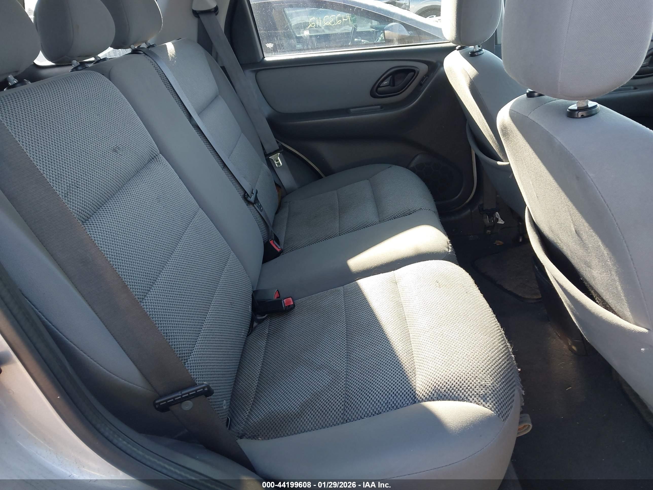 FORD ESCAPE image 8