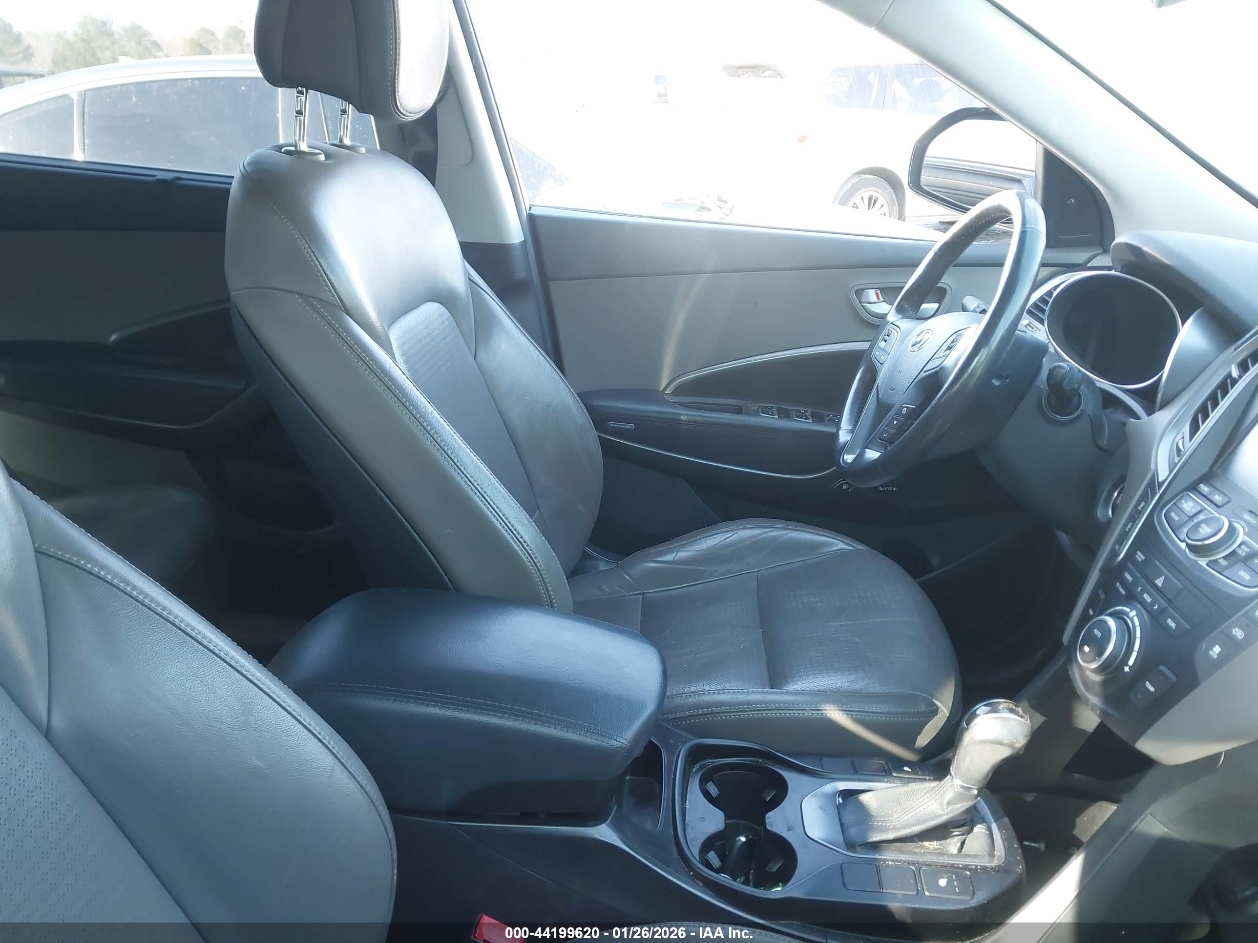 HYUNDAI SANTA image 5