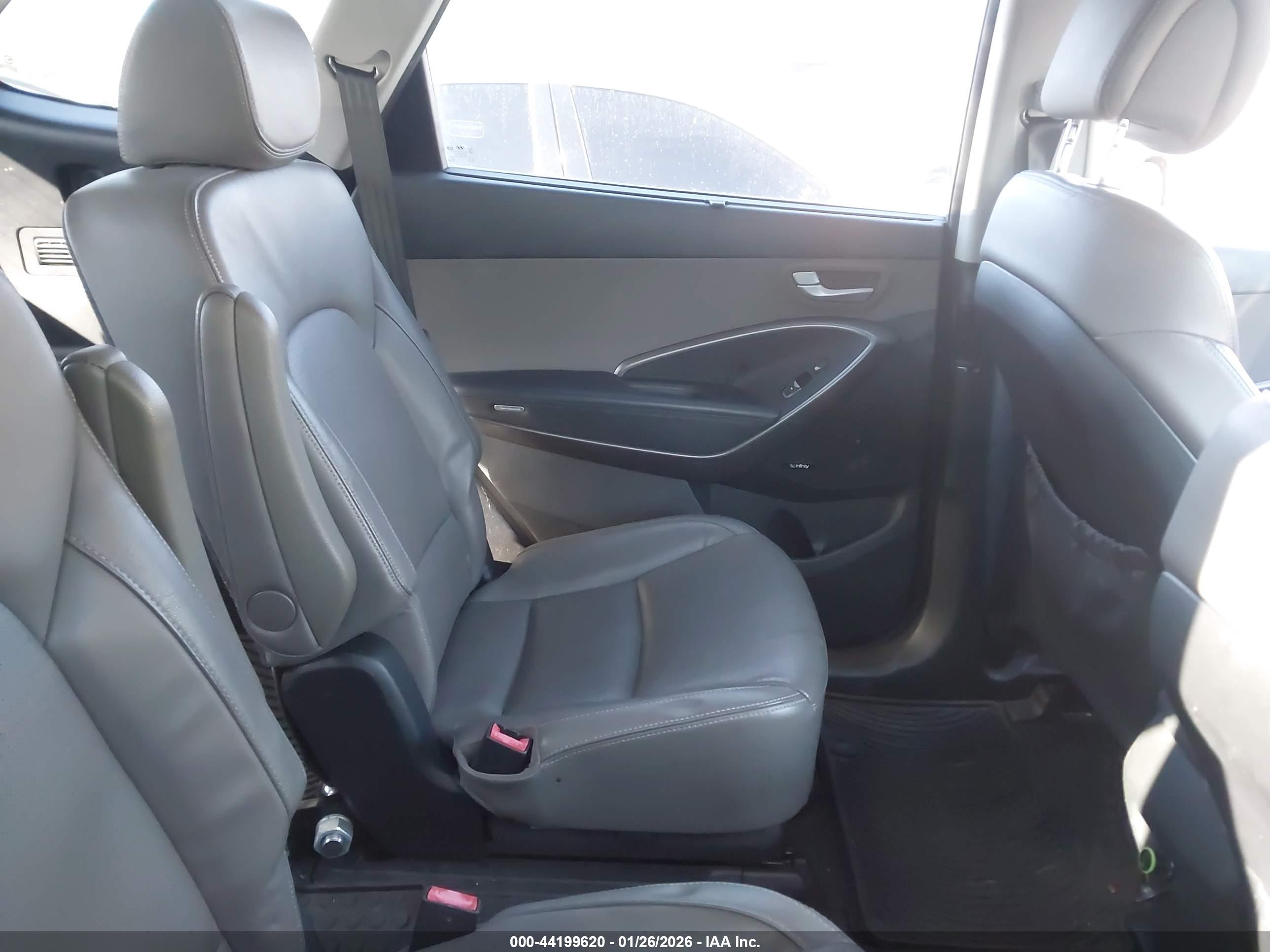 HYUNDAI SANTA image 8