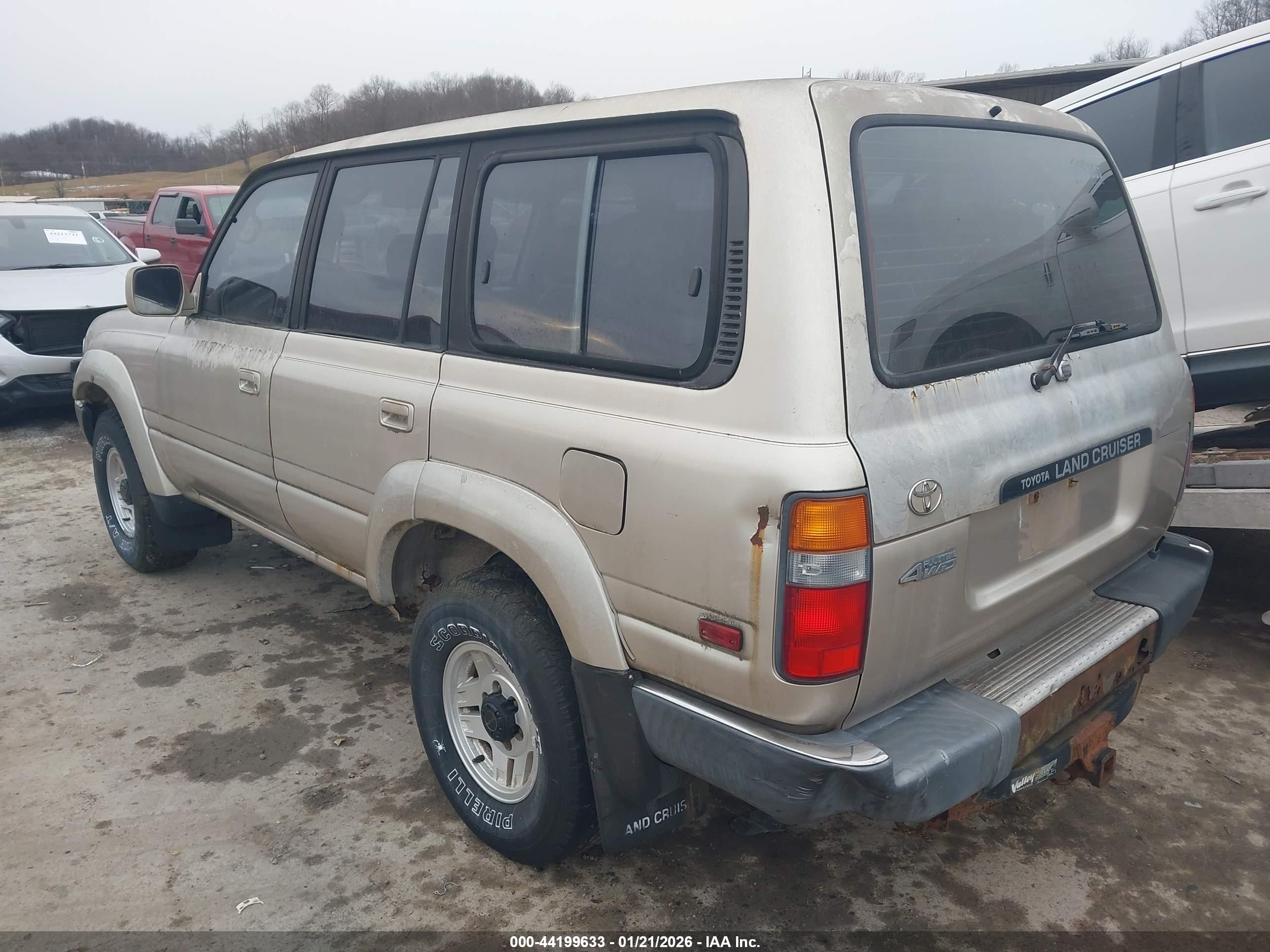 TOYOTA LAND image 3