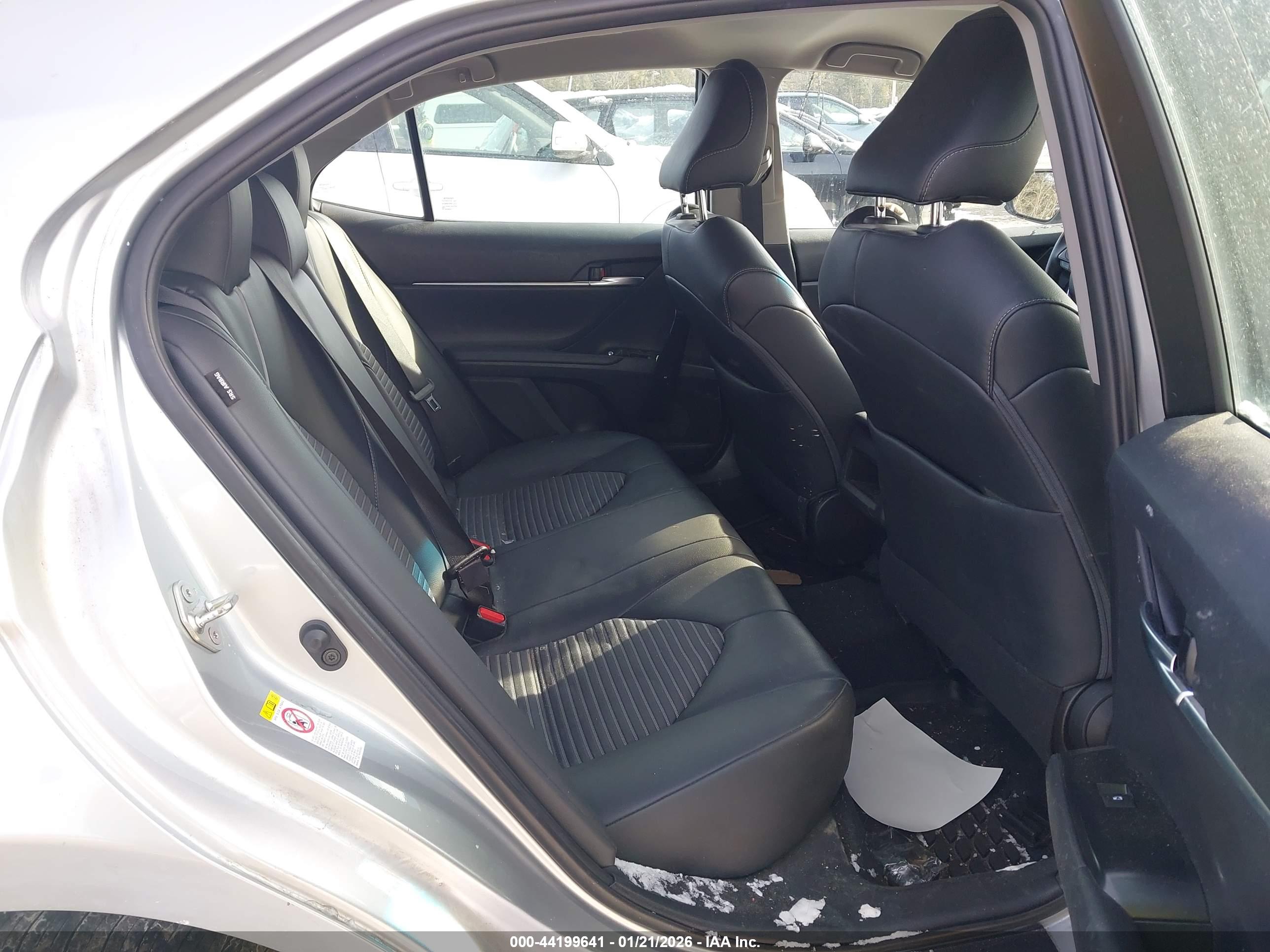 TOYOTA CAMRY image 8