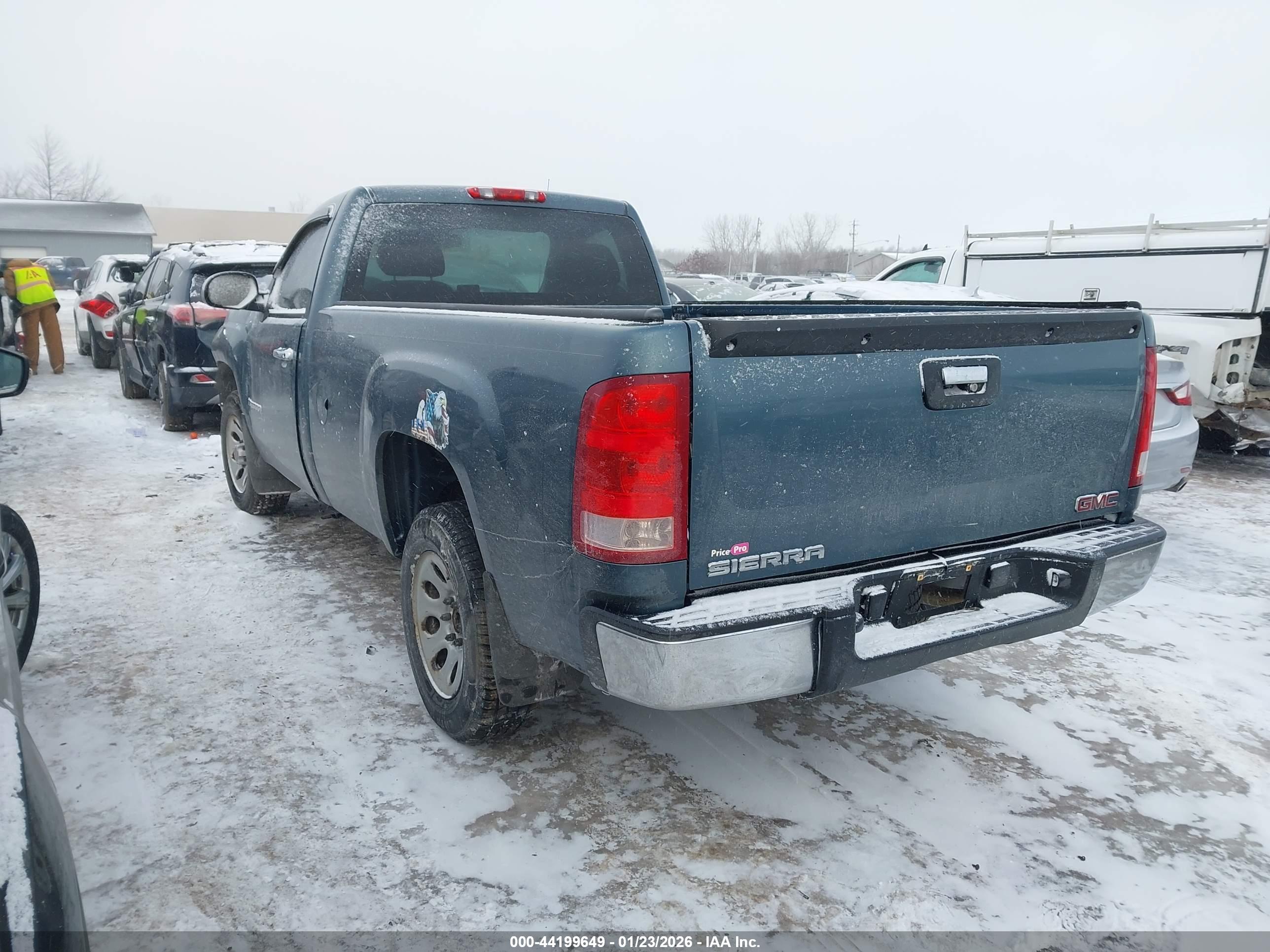 GMC SIERRA image 3