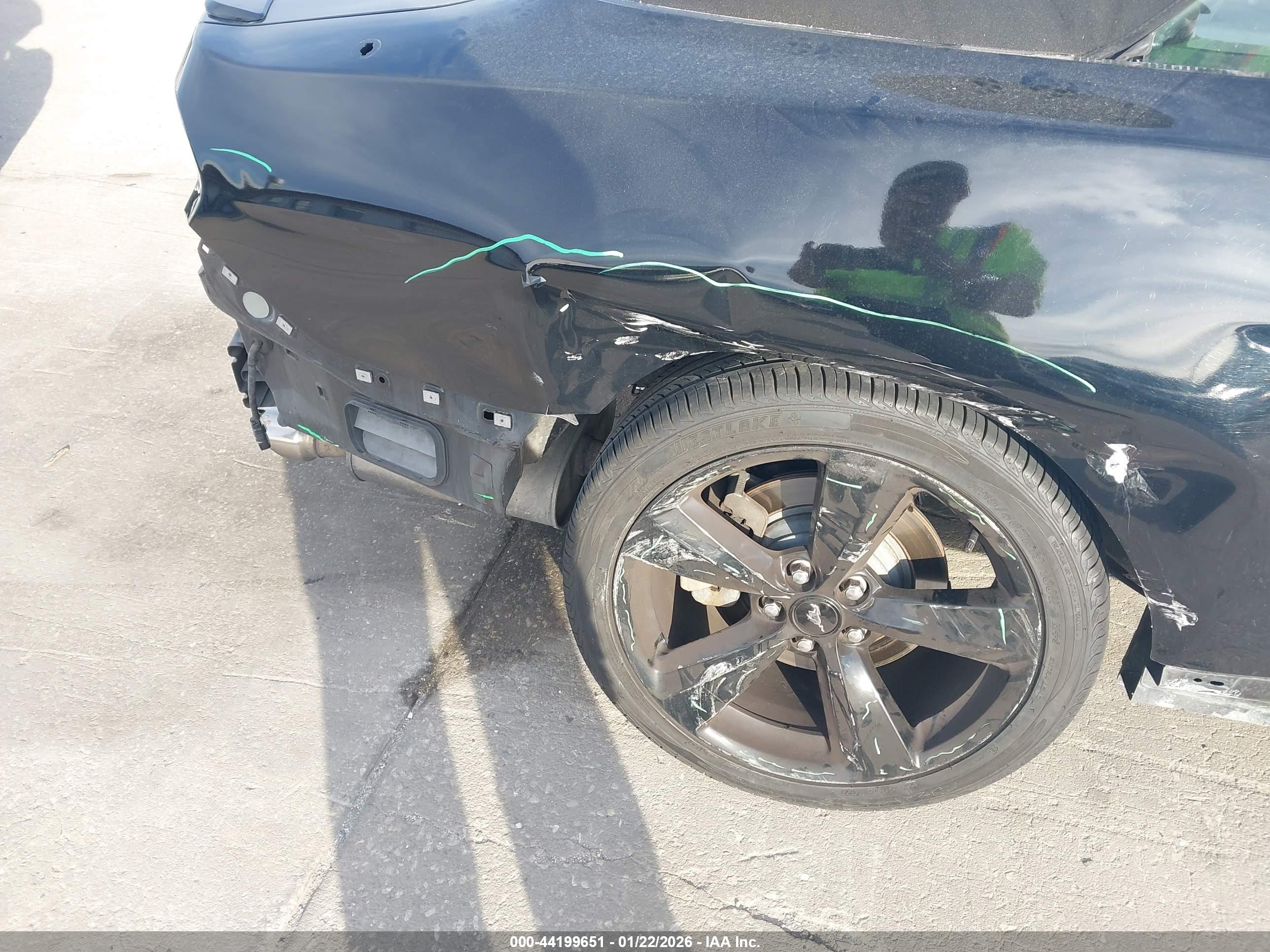 FORD MUSTANG image 6