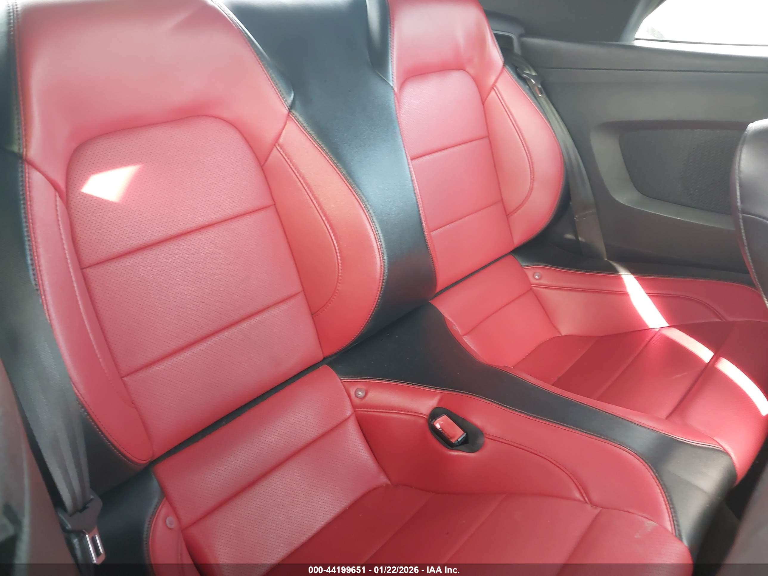 FORD MUSTANG image 8
