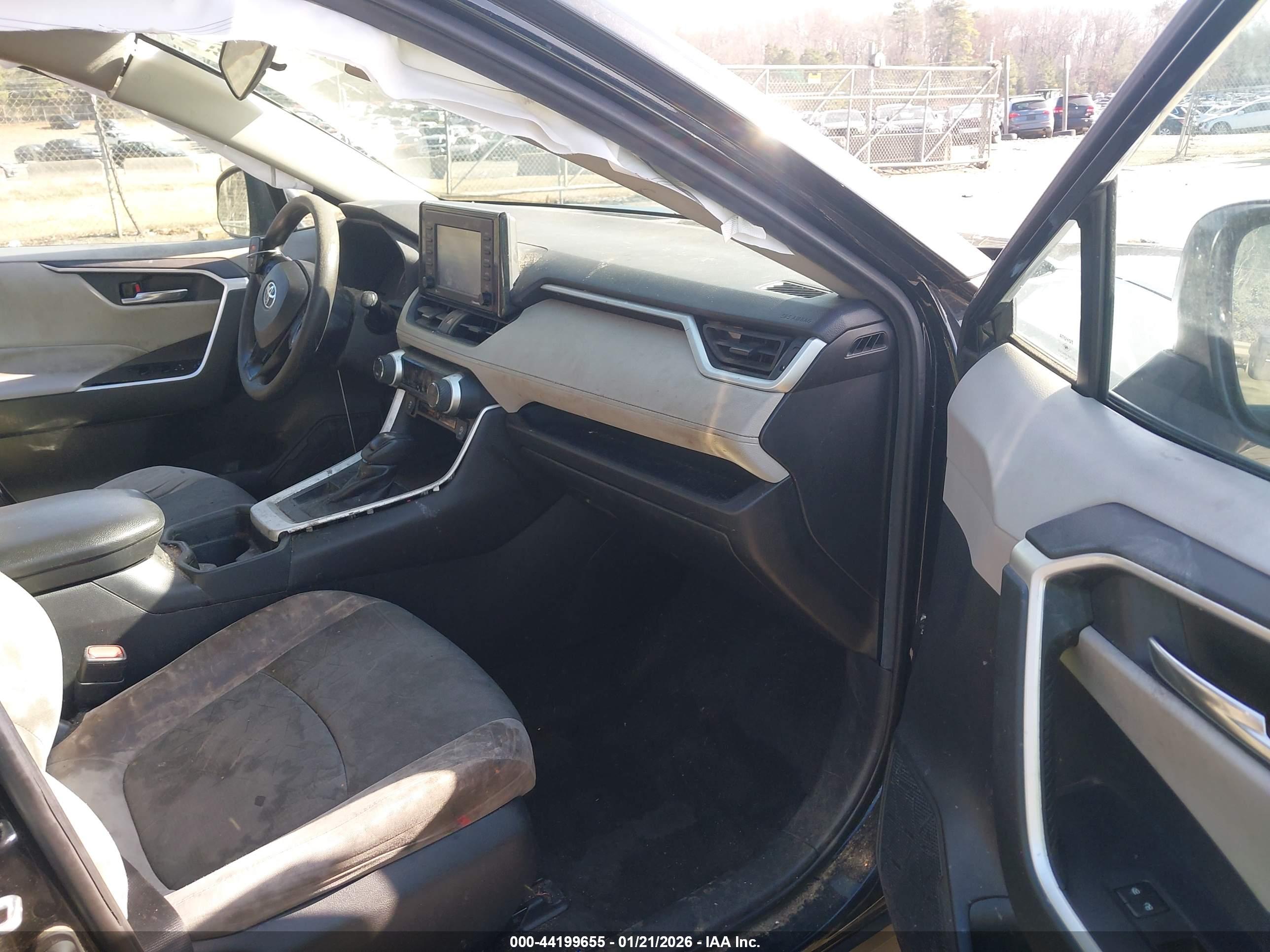 TOYOTA RAV4 image 5