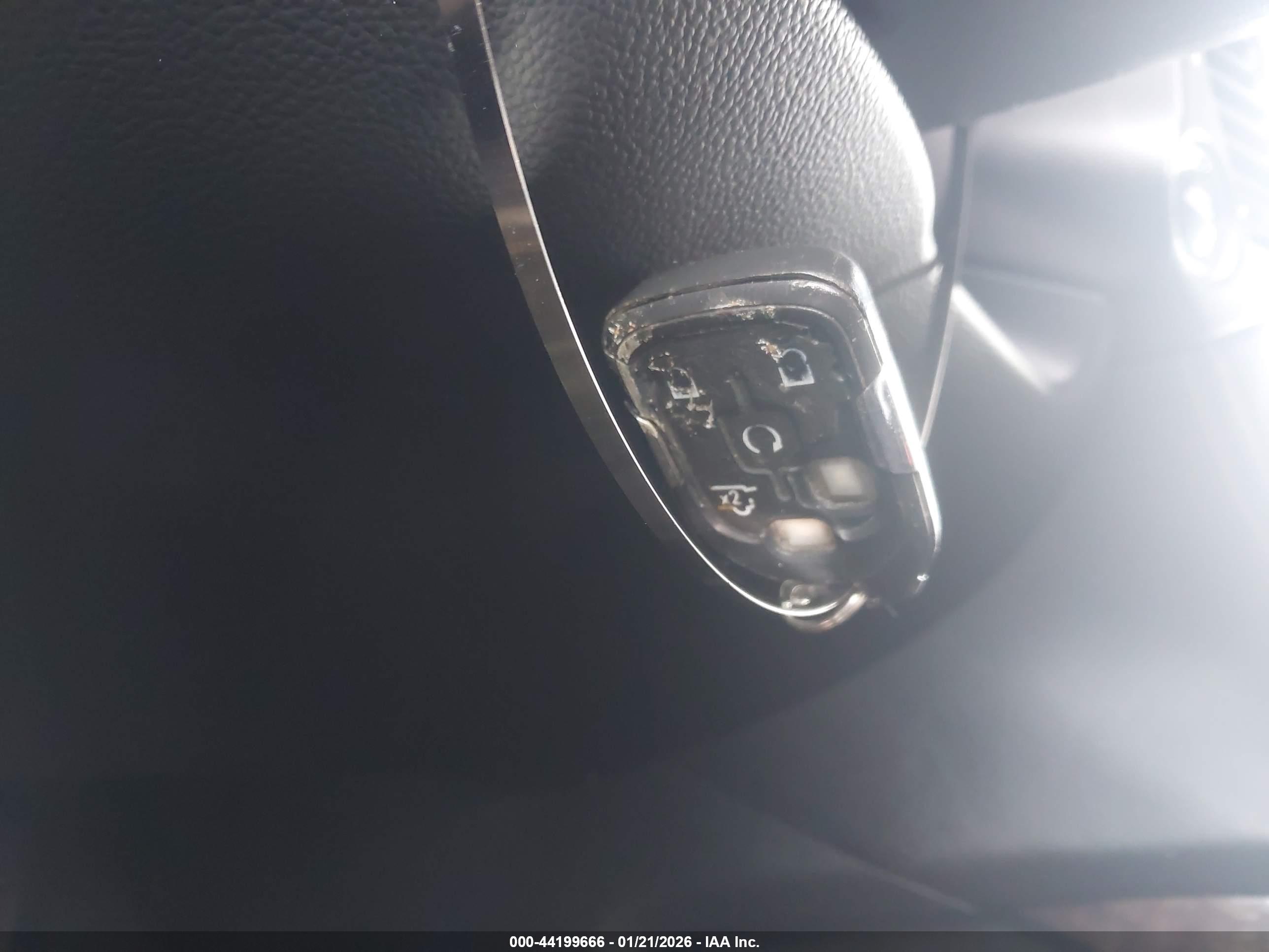 CHEVROLET SUBURBAN image 11