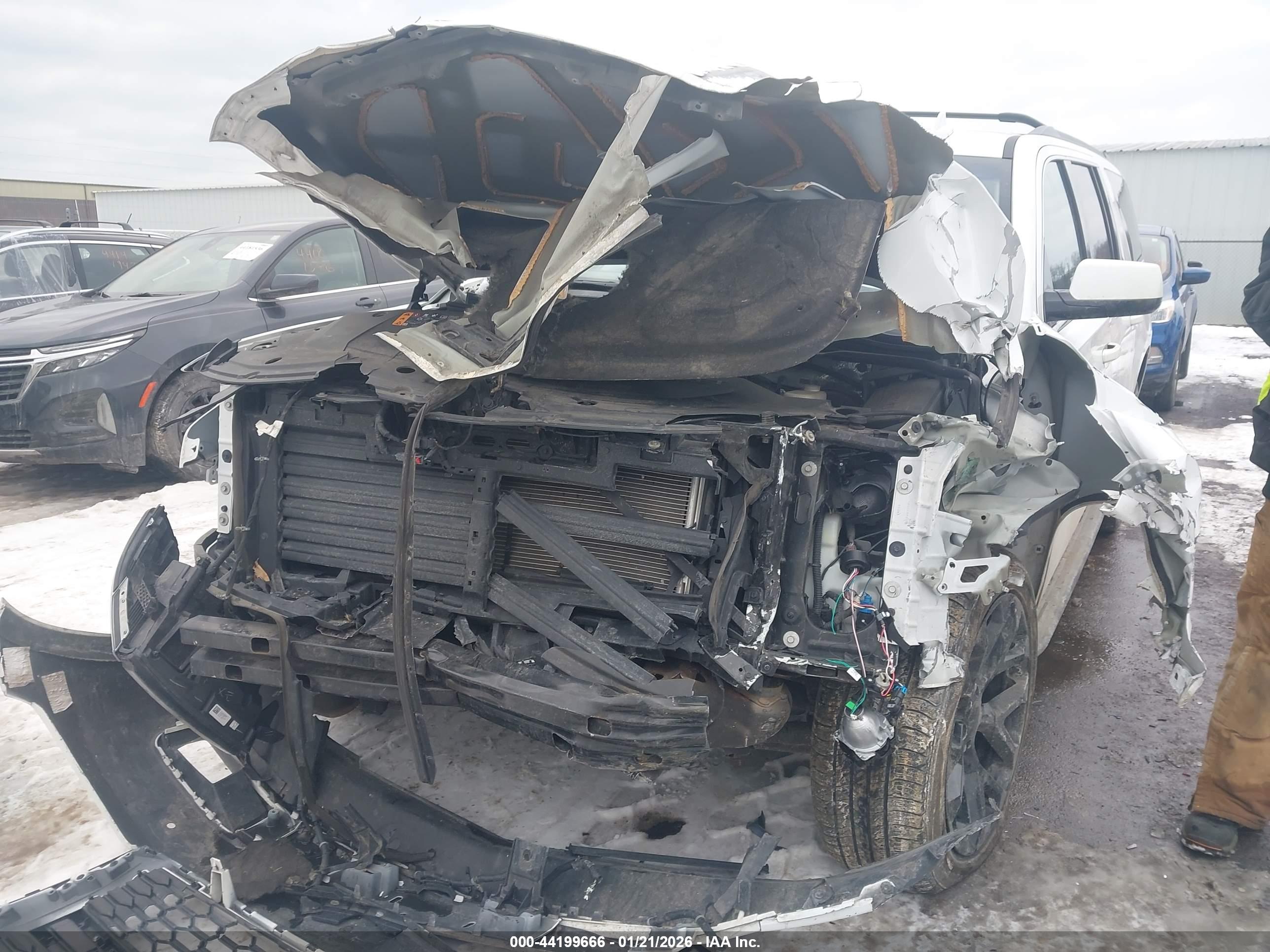 CHEVROLET SUBURBAN image 6