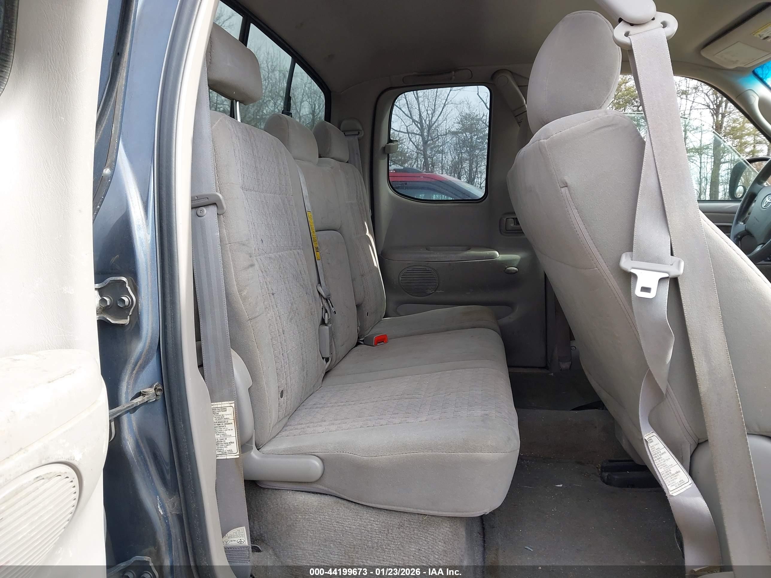 TOYOTA TUNDRA image 8