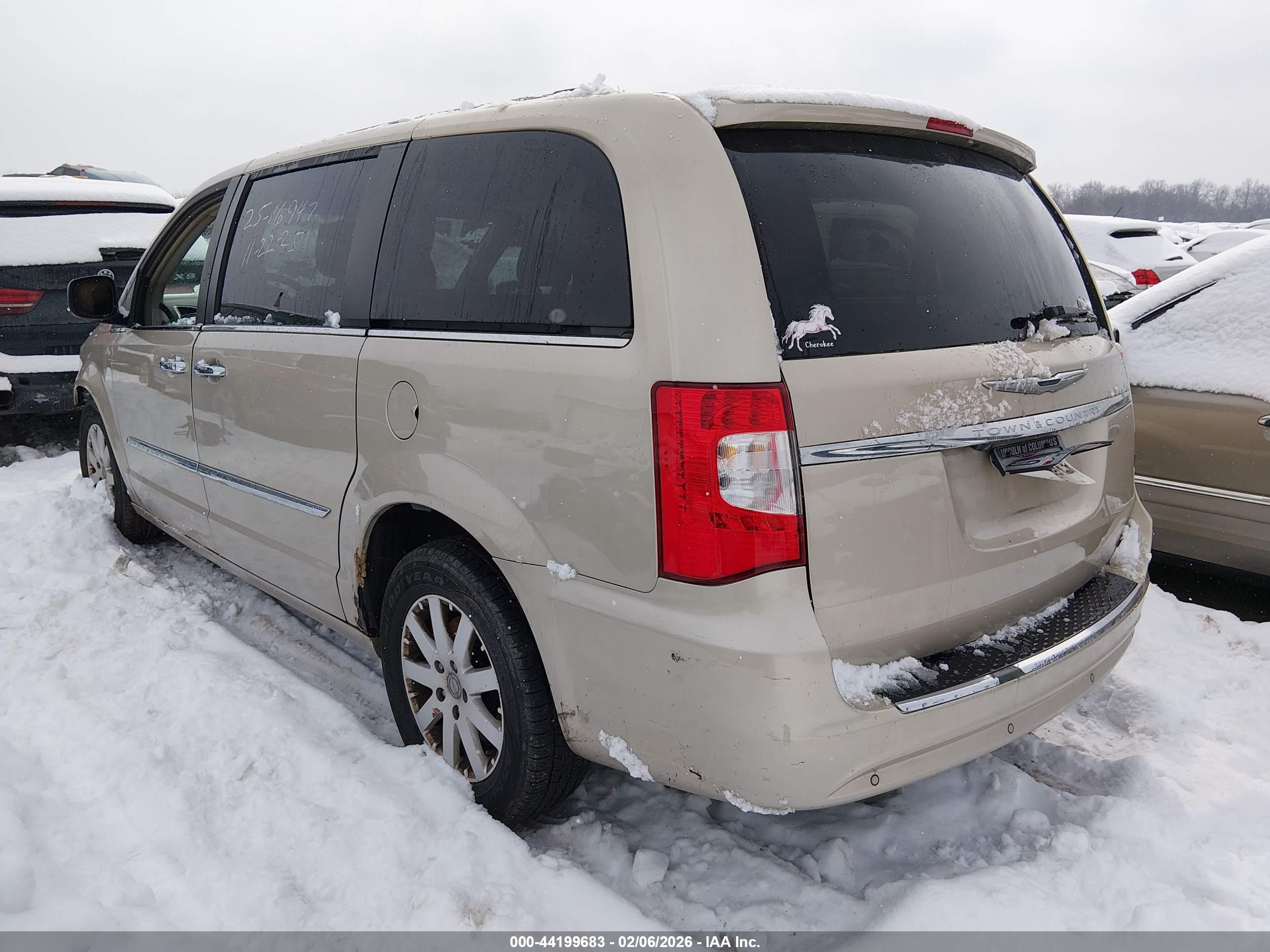 CHRYSLER TOWN image 3