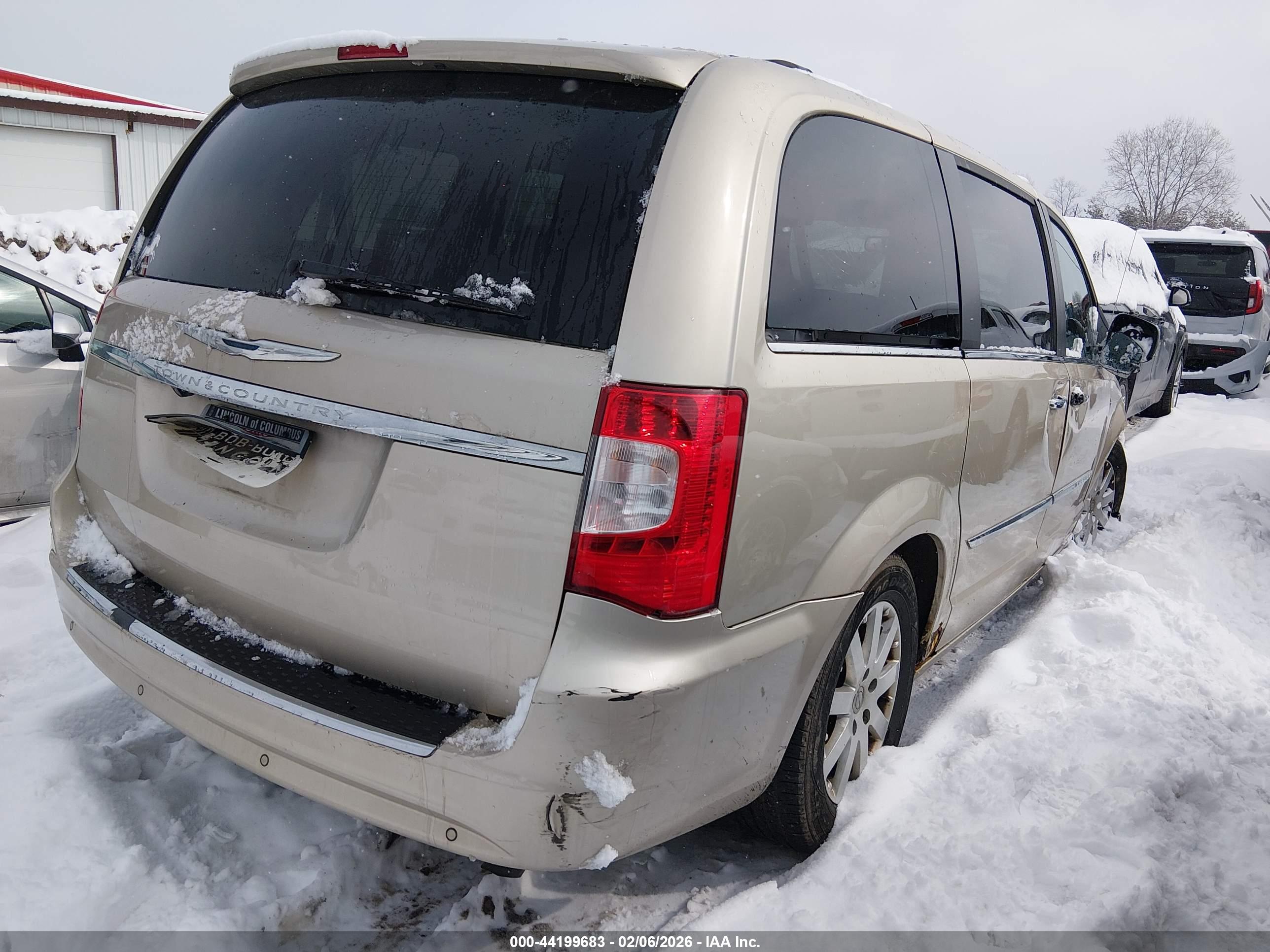 CHRYSLER TOWN image 4