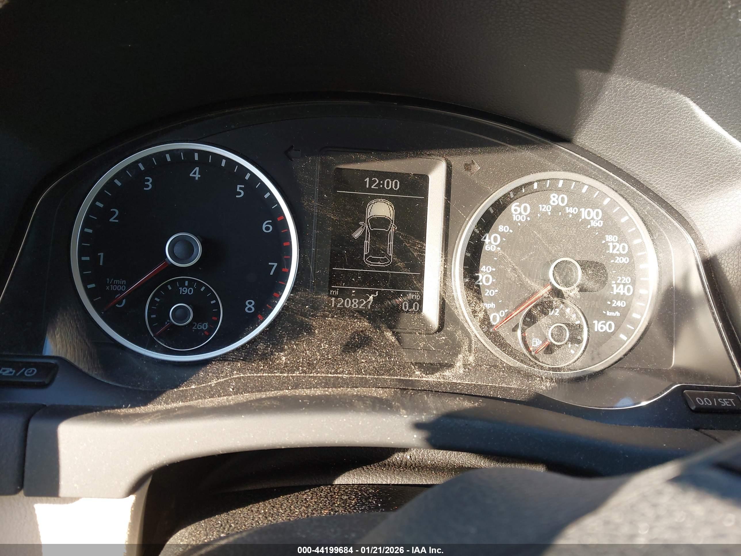 VOLKSWAGEN TIGUAN image 7
