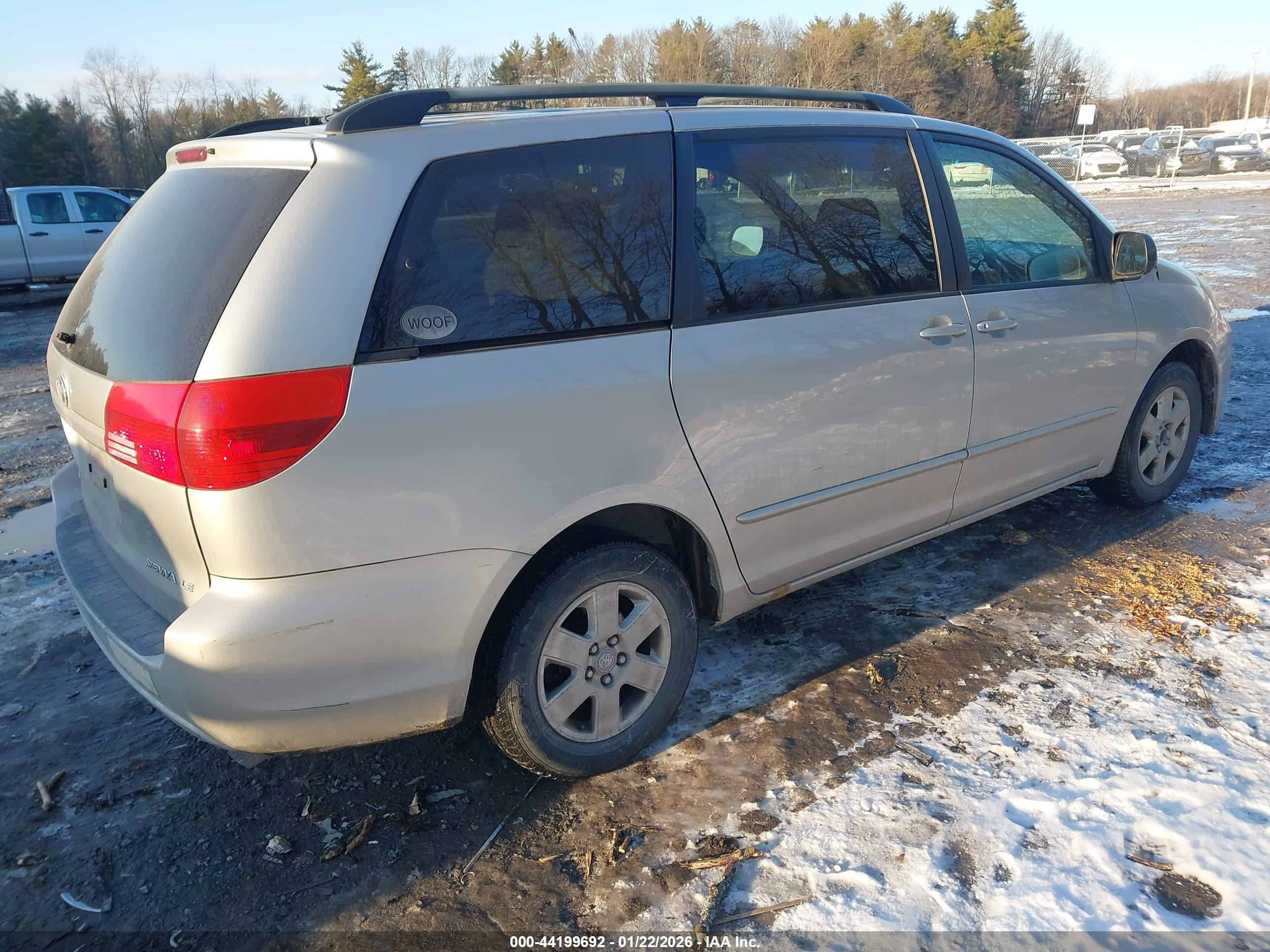 TOYOTA SIENNA image 4