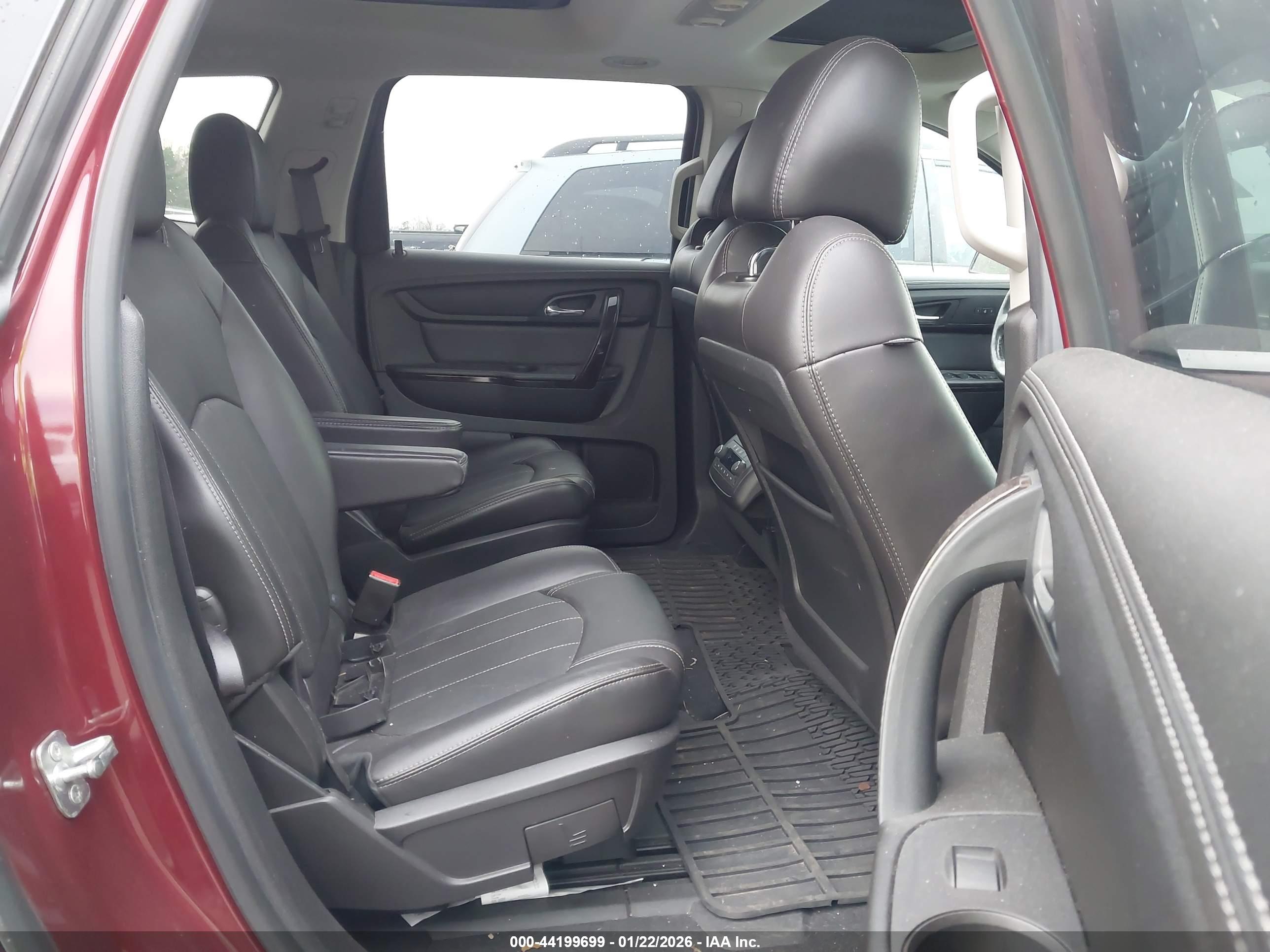 CHEVROLET TRAVERSE image 8