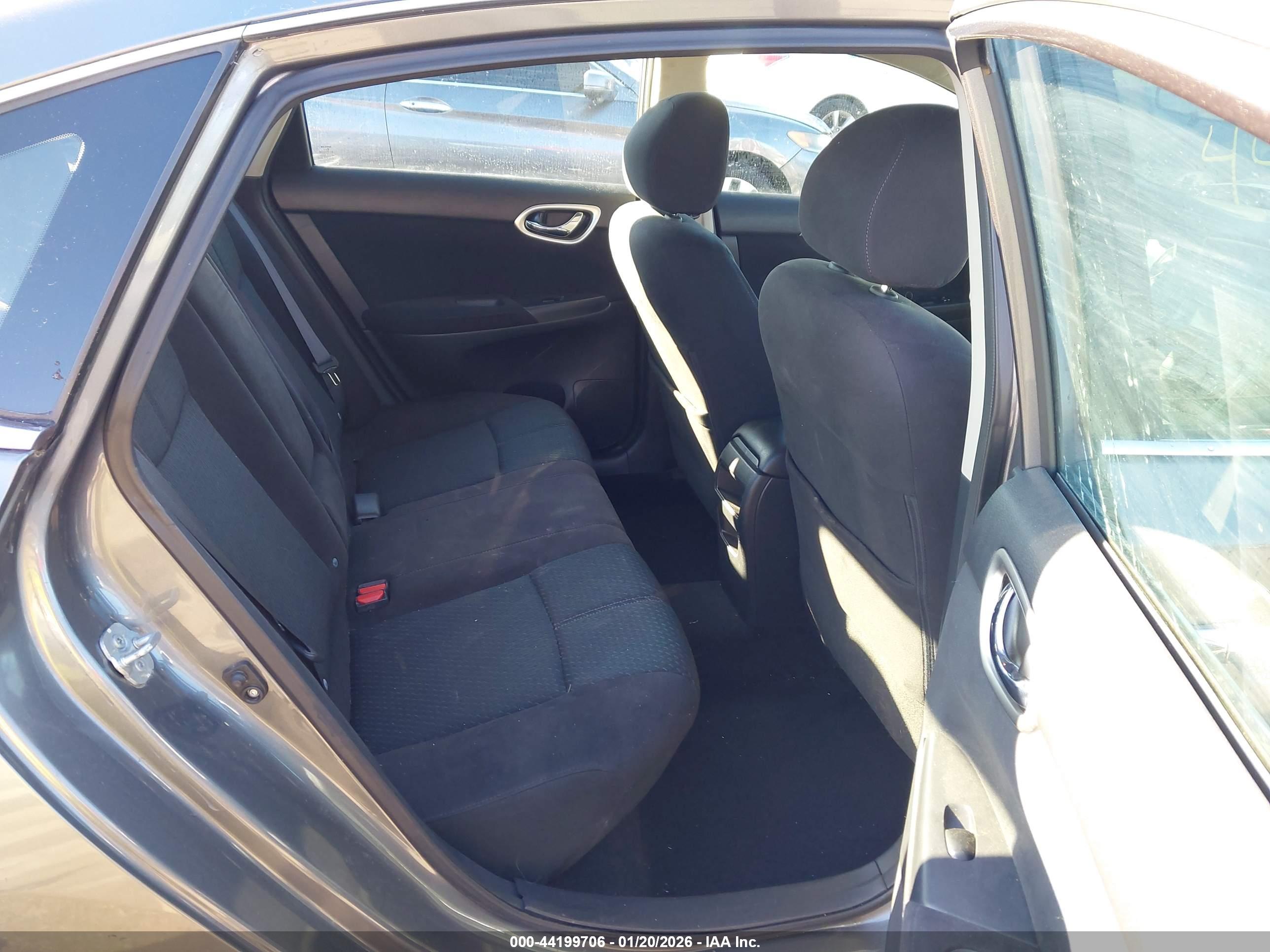 NISSAN SENTRA image 8