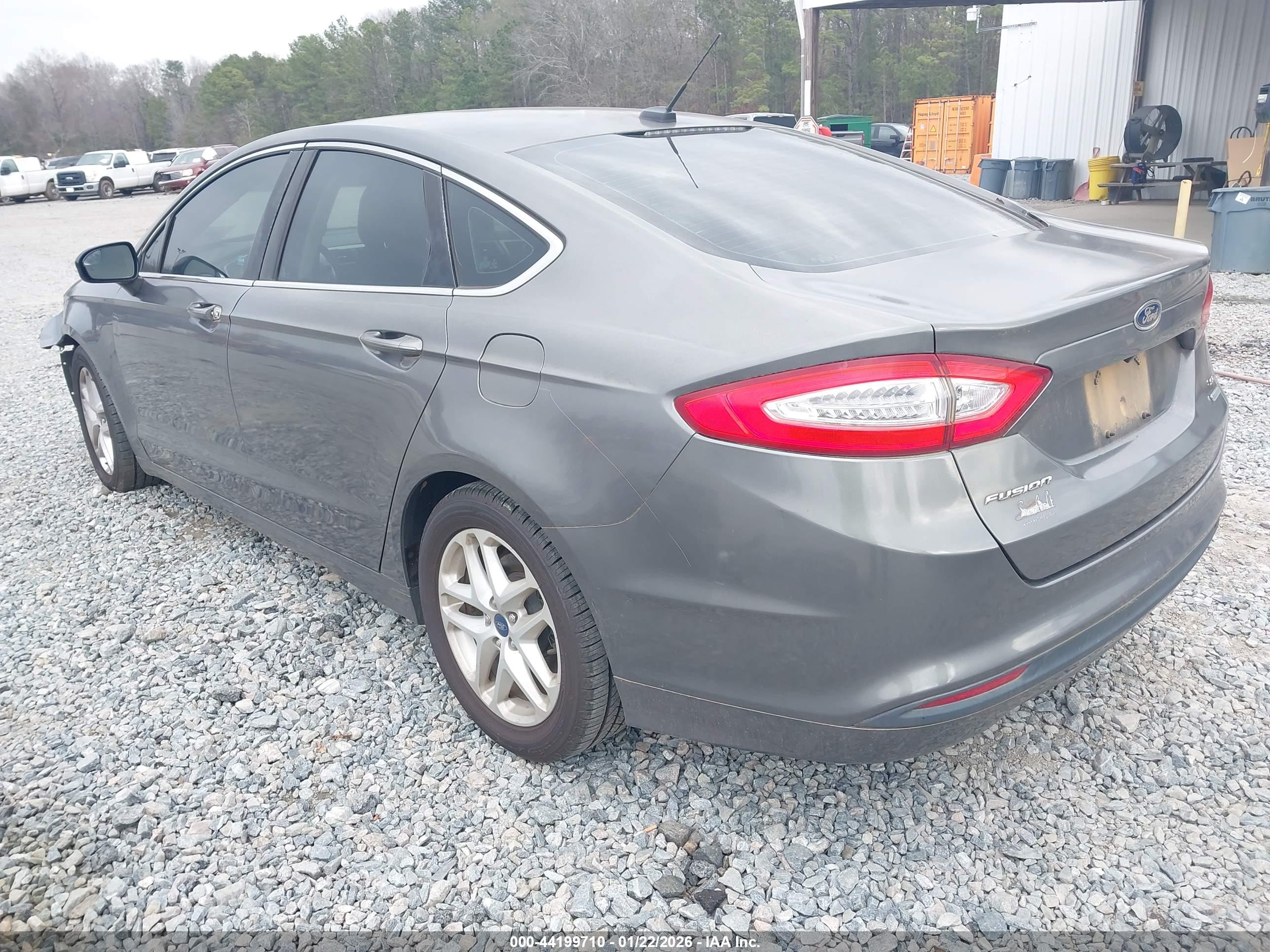 FORD FUSION image 3
