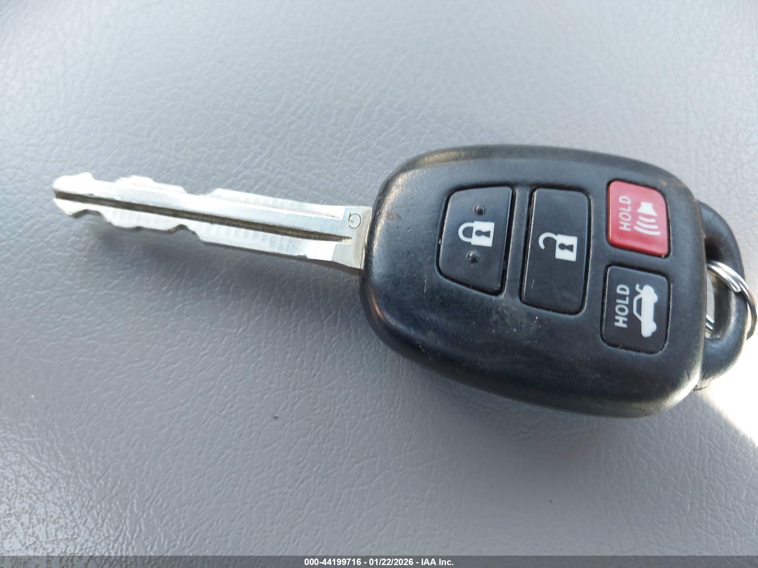 TOYOTA CAMRY image 11