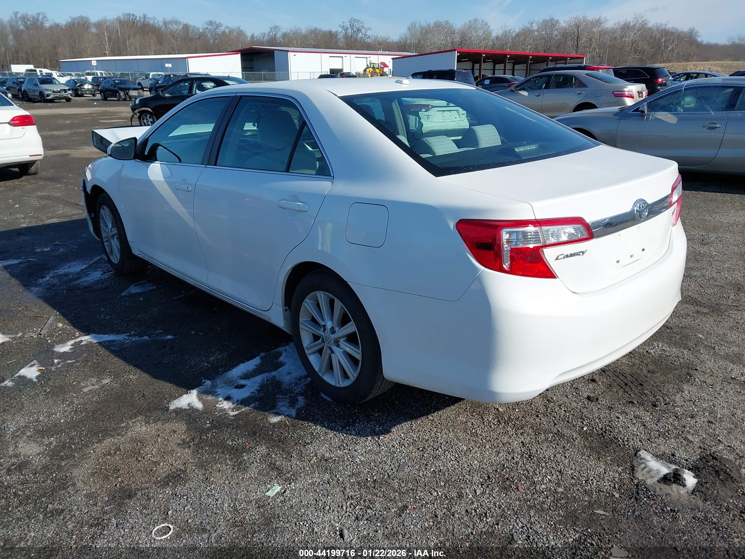 TOYOTA CAMRY image 3