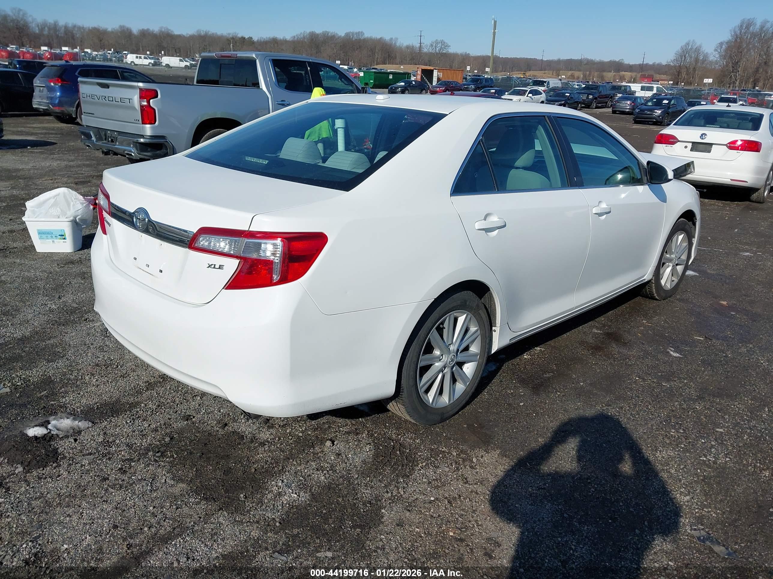 TOYOTA CAMRY image 4