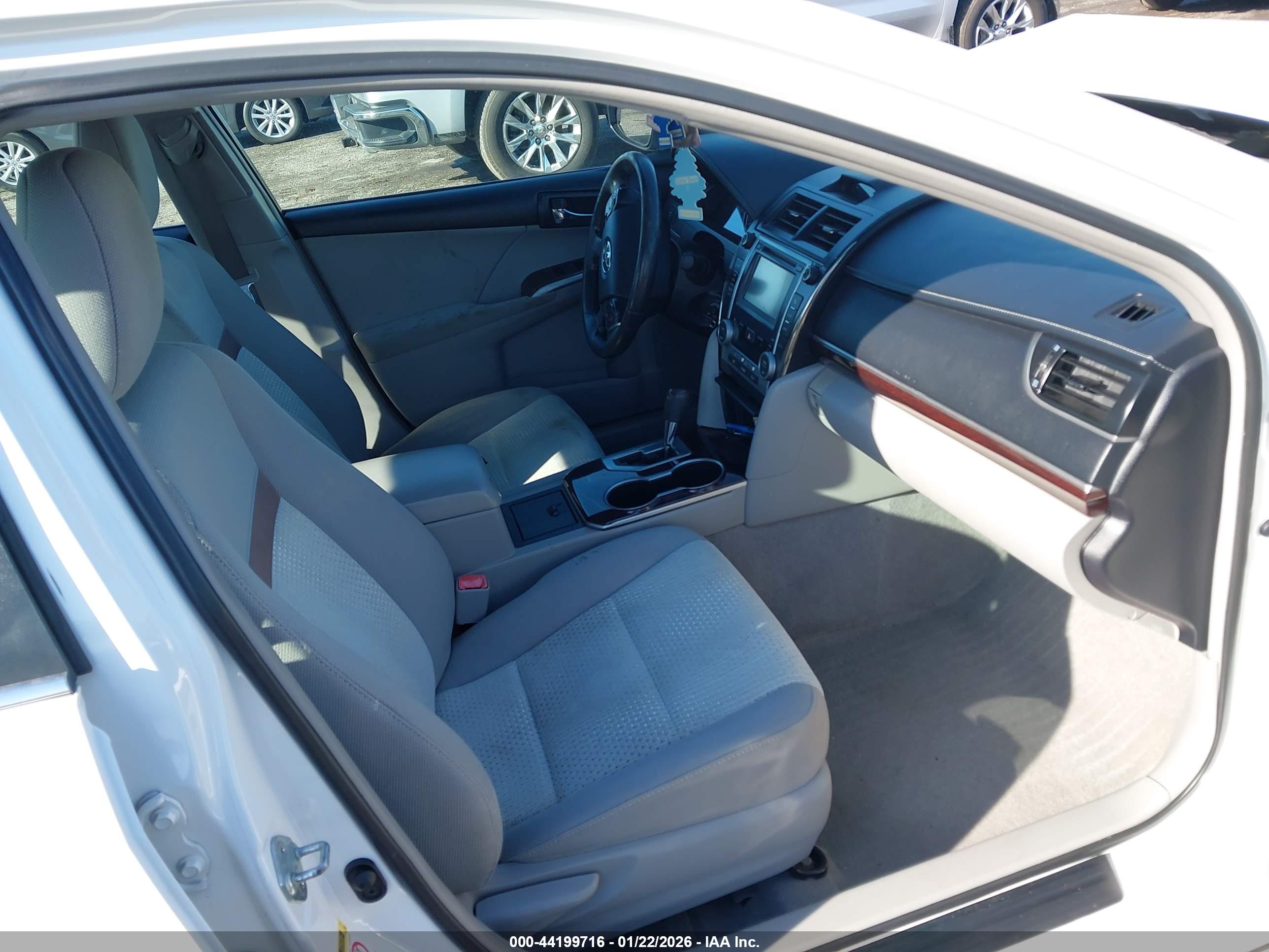 TOYOTA CAMRY image 5