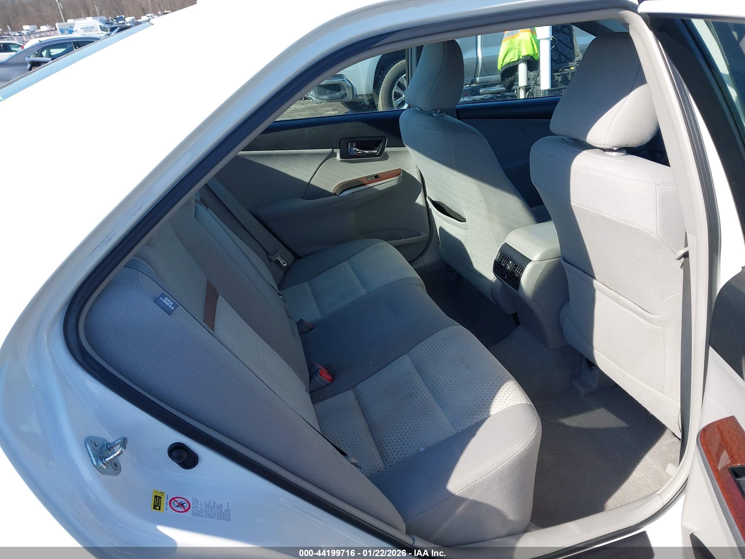 TOYOTA CAMRY image 8