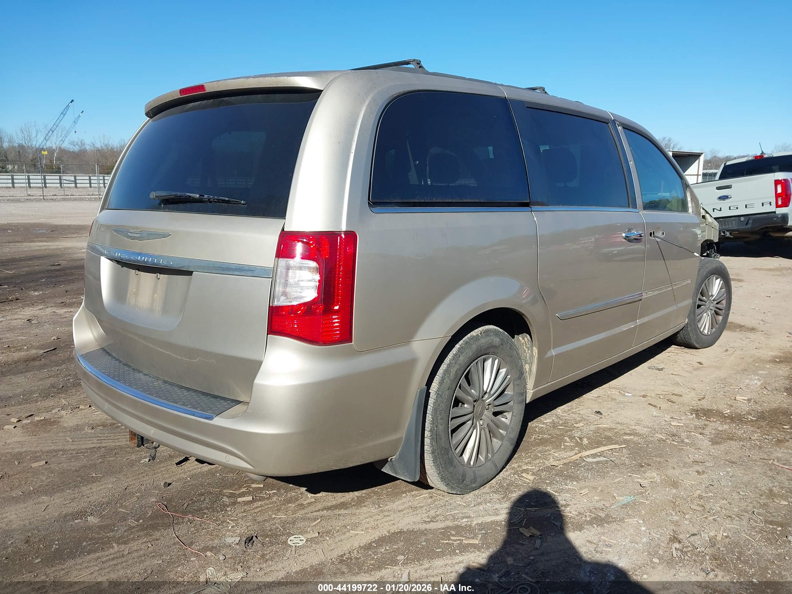 CHRYSLER TOWN image 4