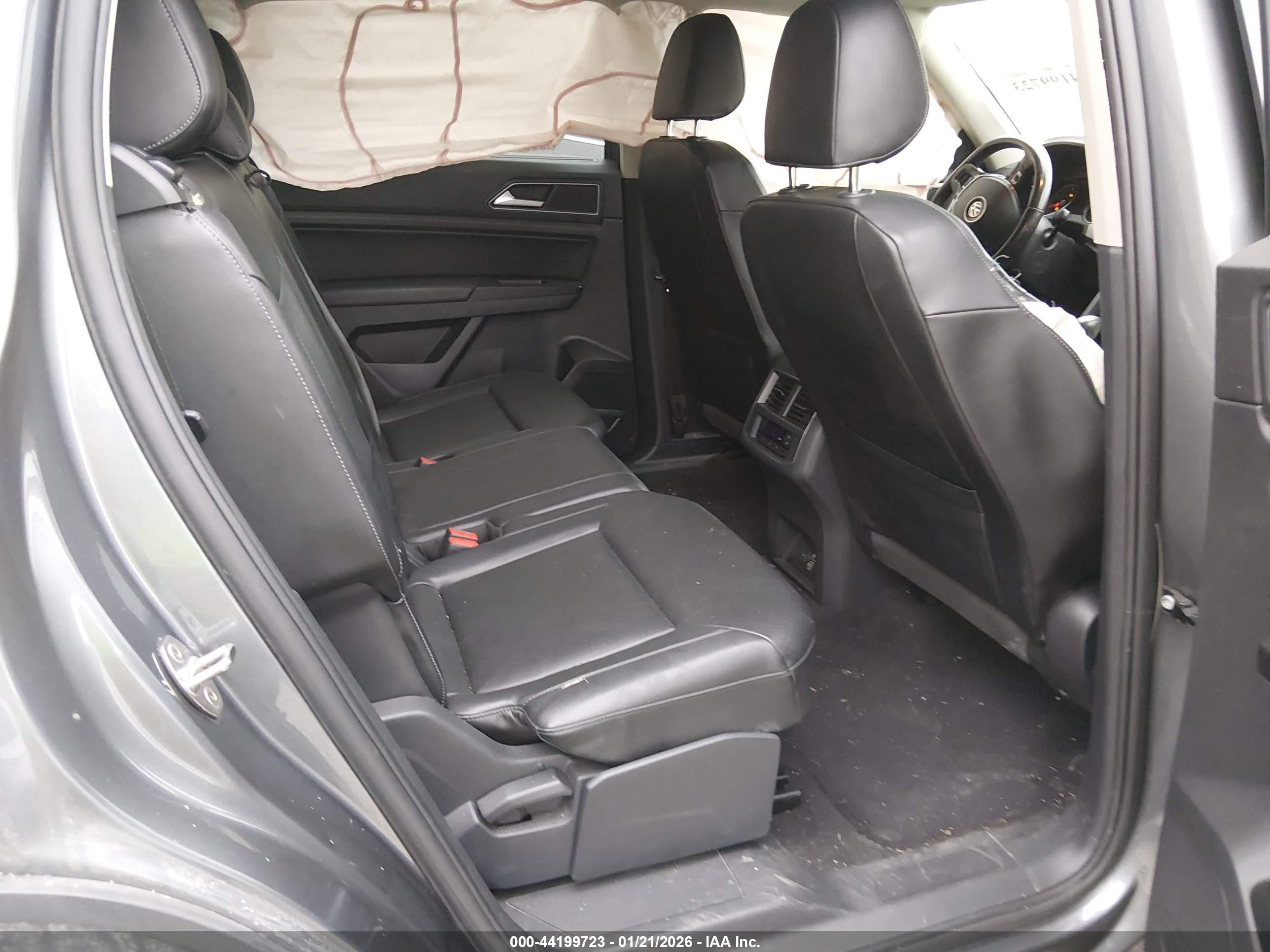 VOLKSWAGEN ATLAS image 8