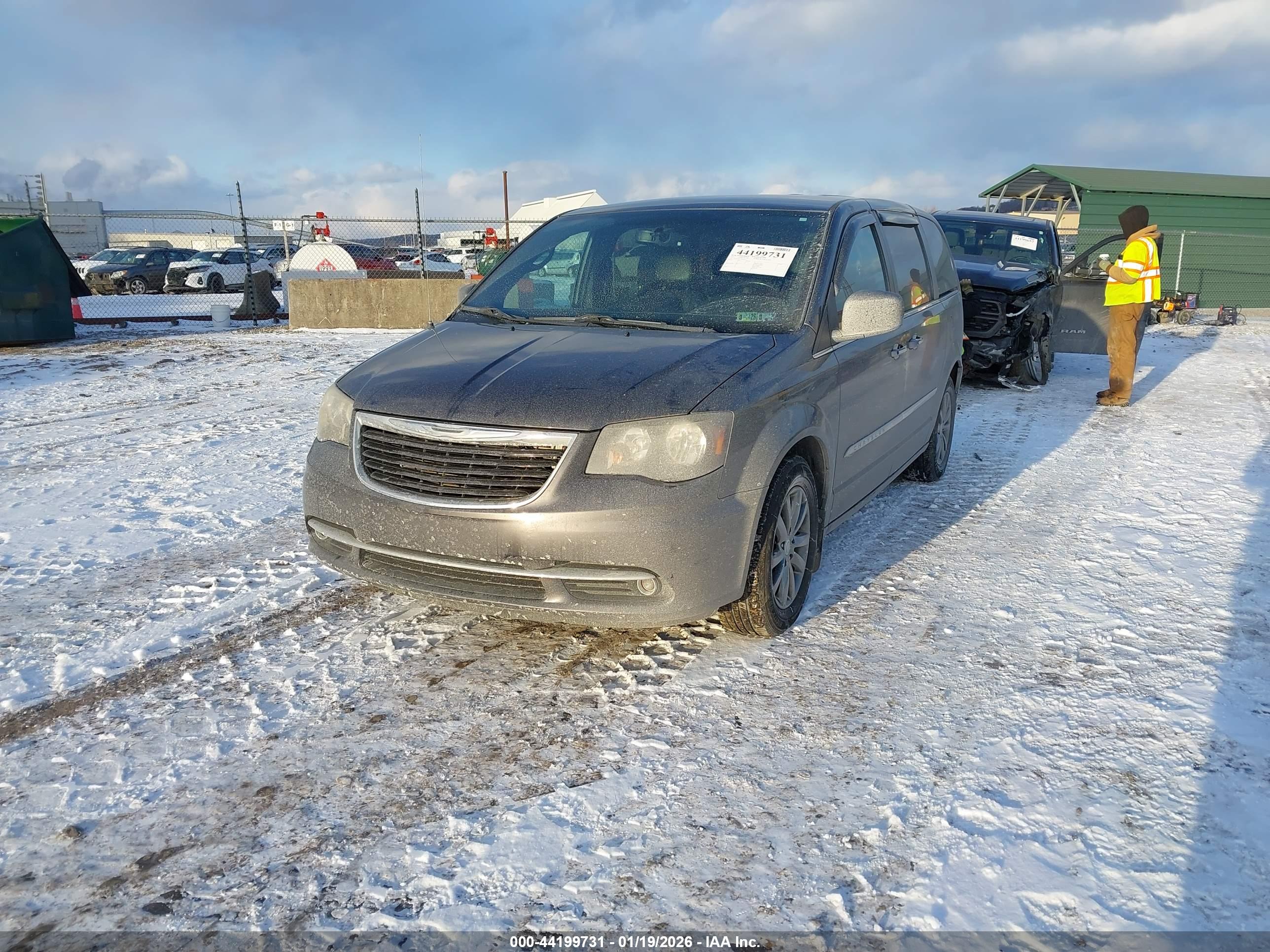 CHRYSLER TOWN image 2