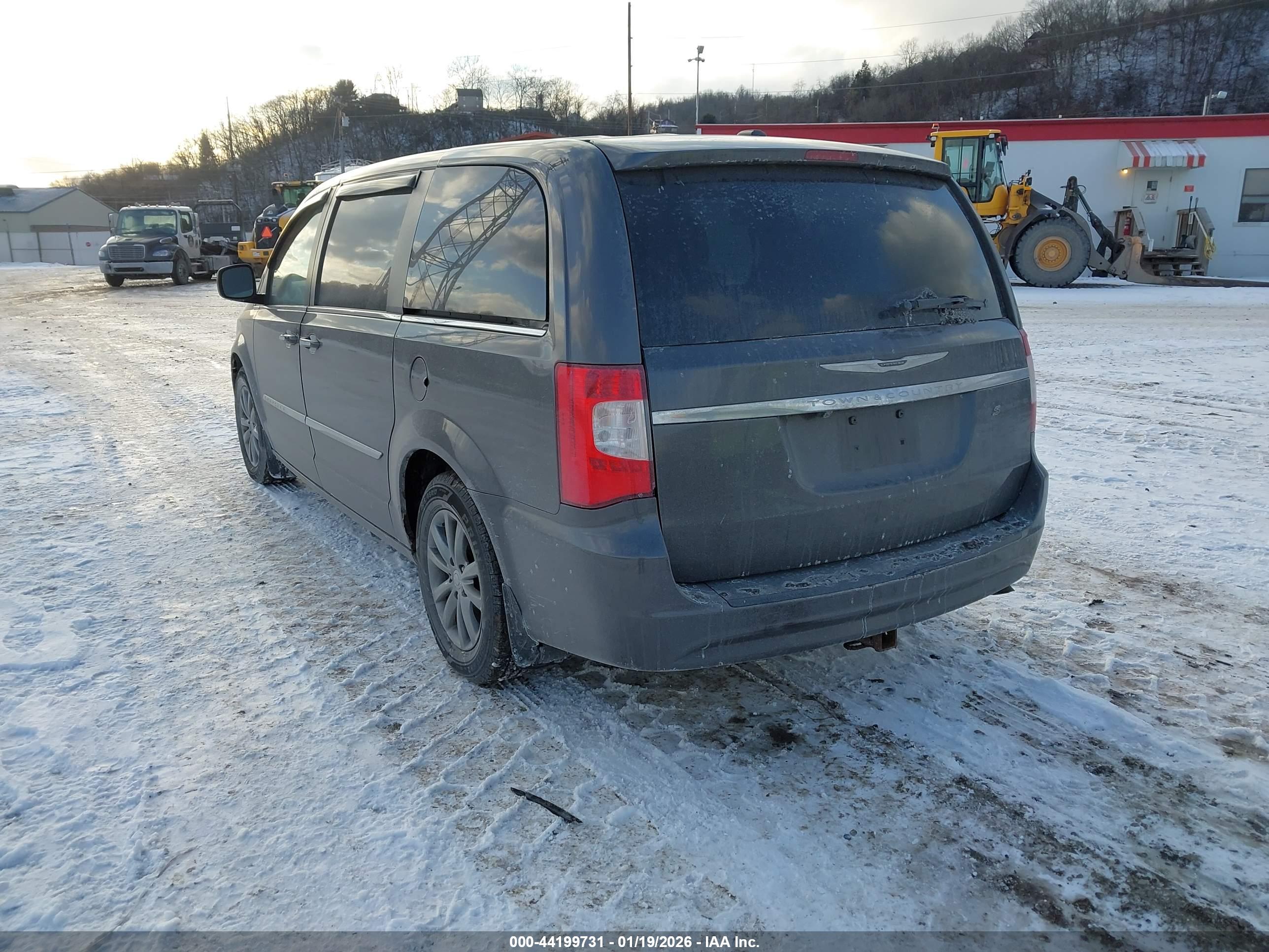 CHRYSLER TOWN image 3