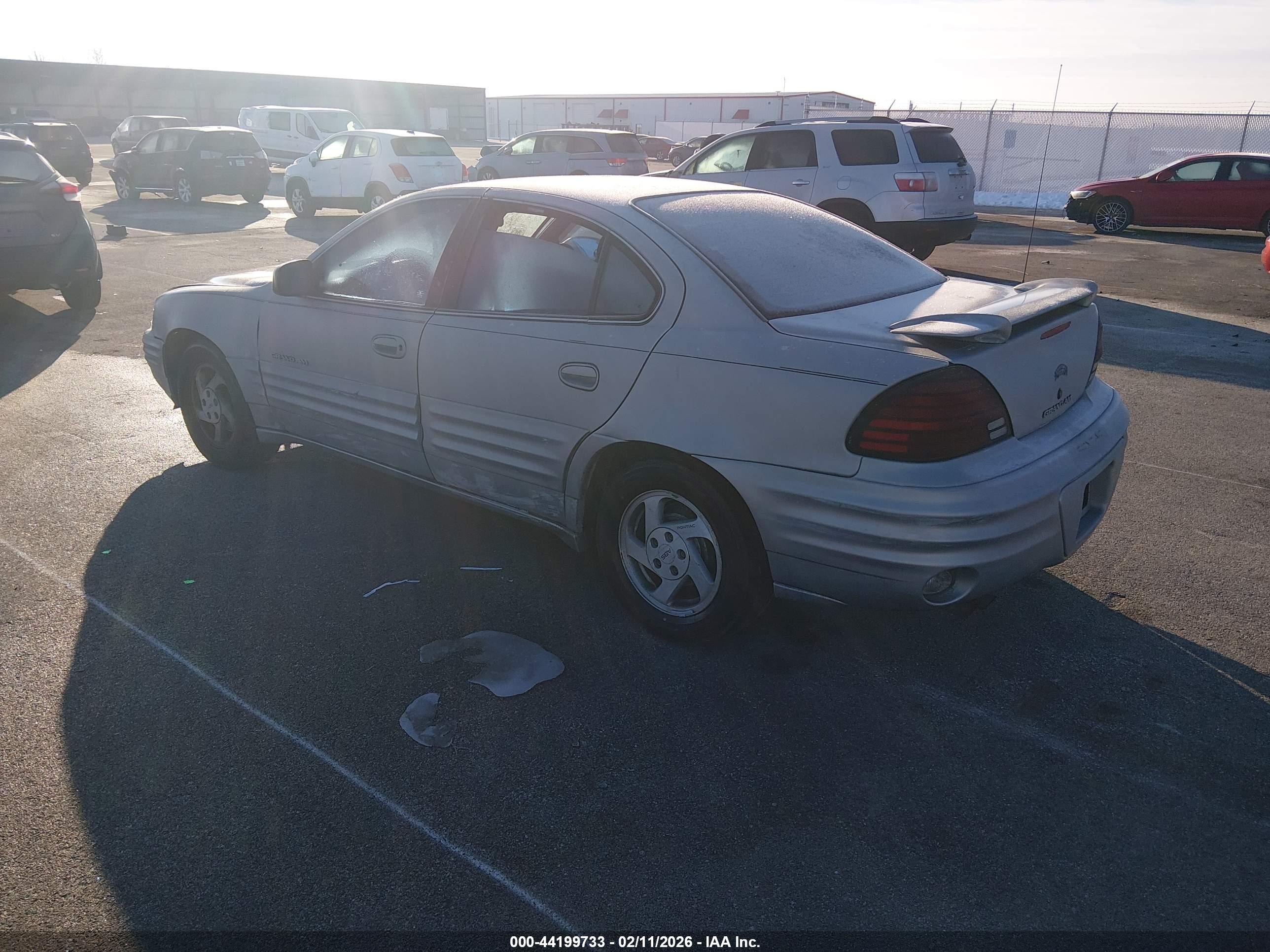 PONTIAC GRAND image 3