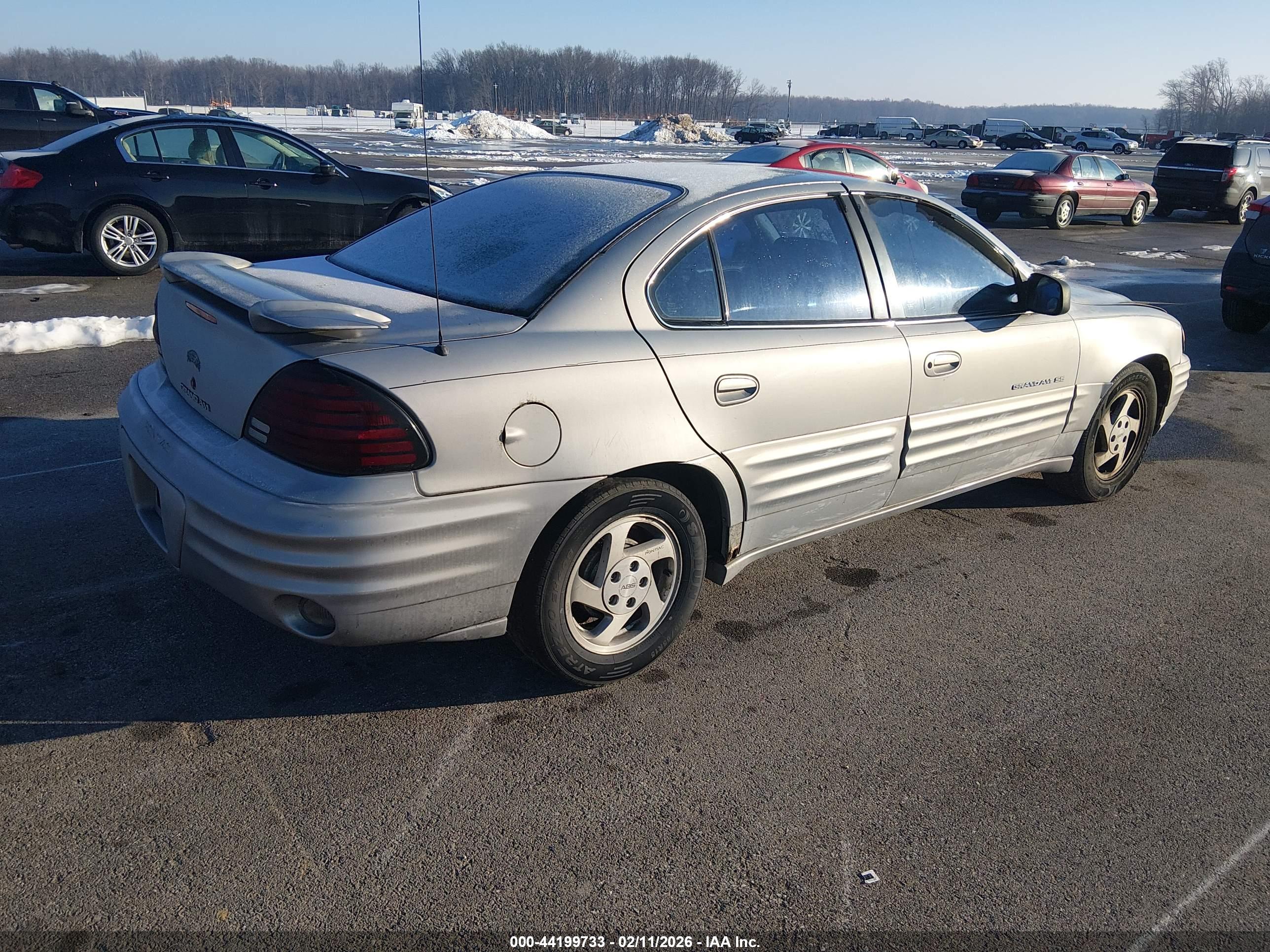 PONTIAC GRAND image 4