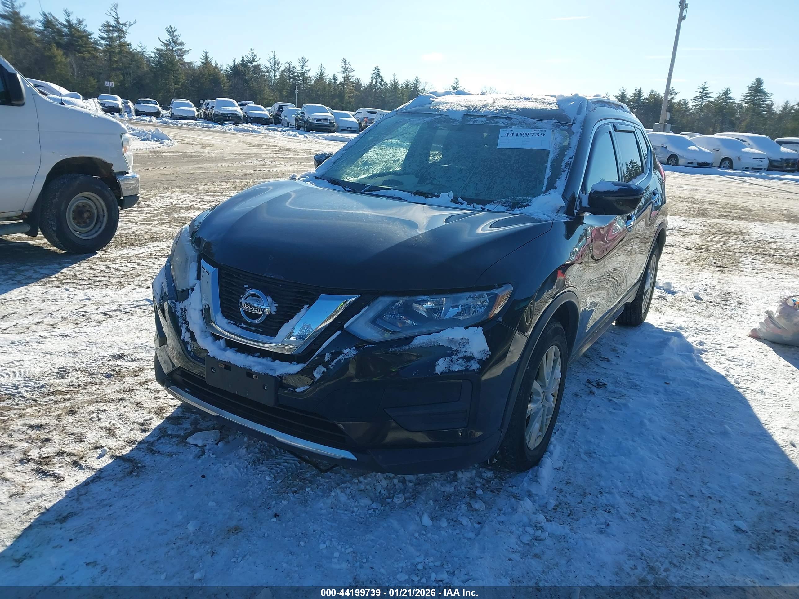 NISSAN ROGUE image 2