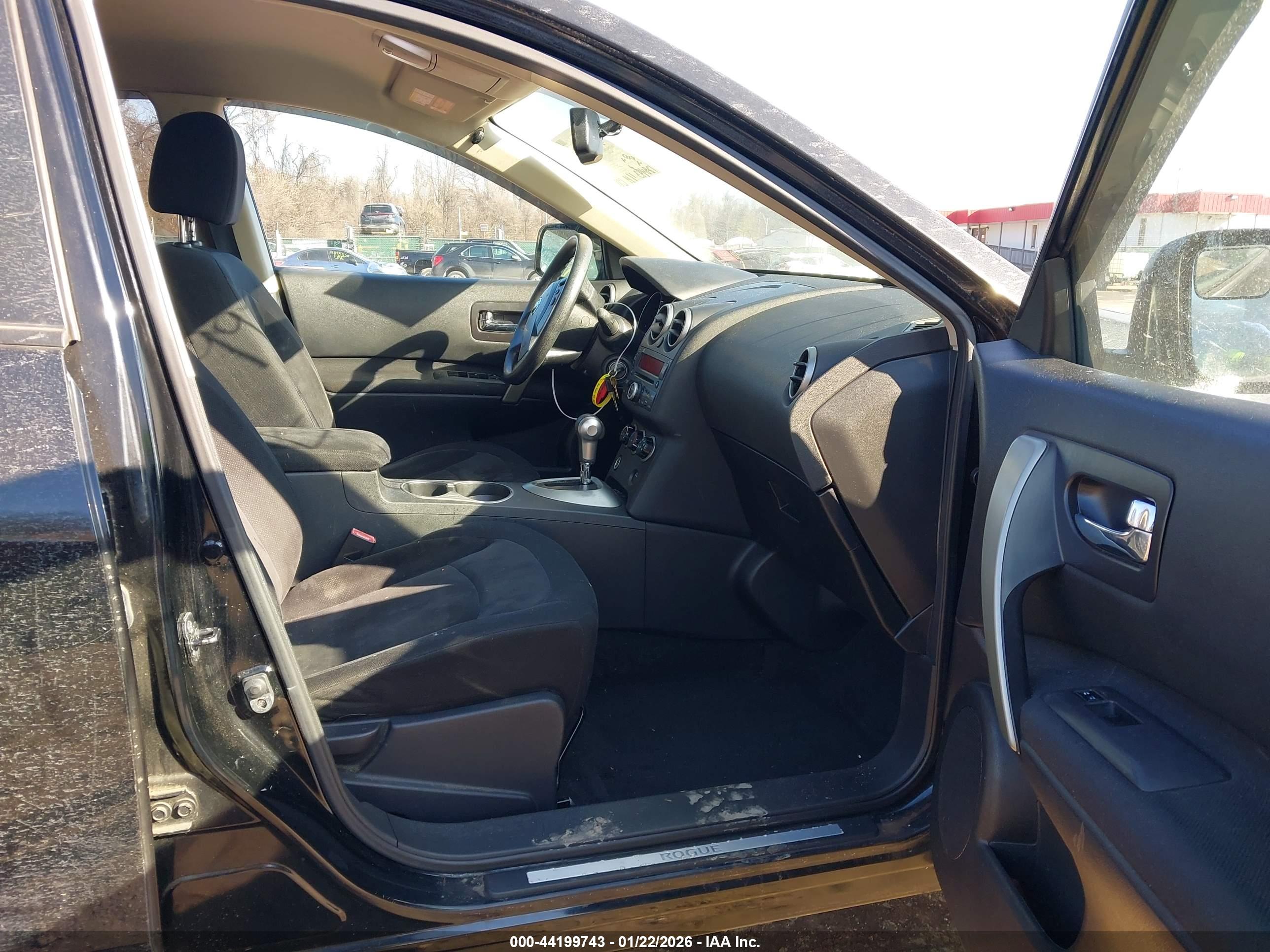 NISSAN ROGUE image 5