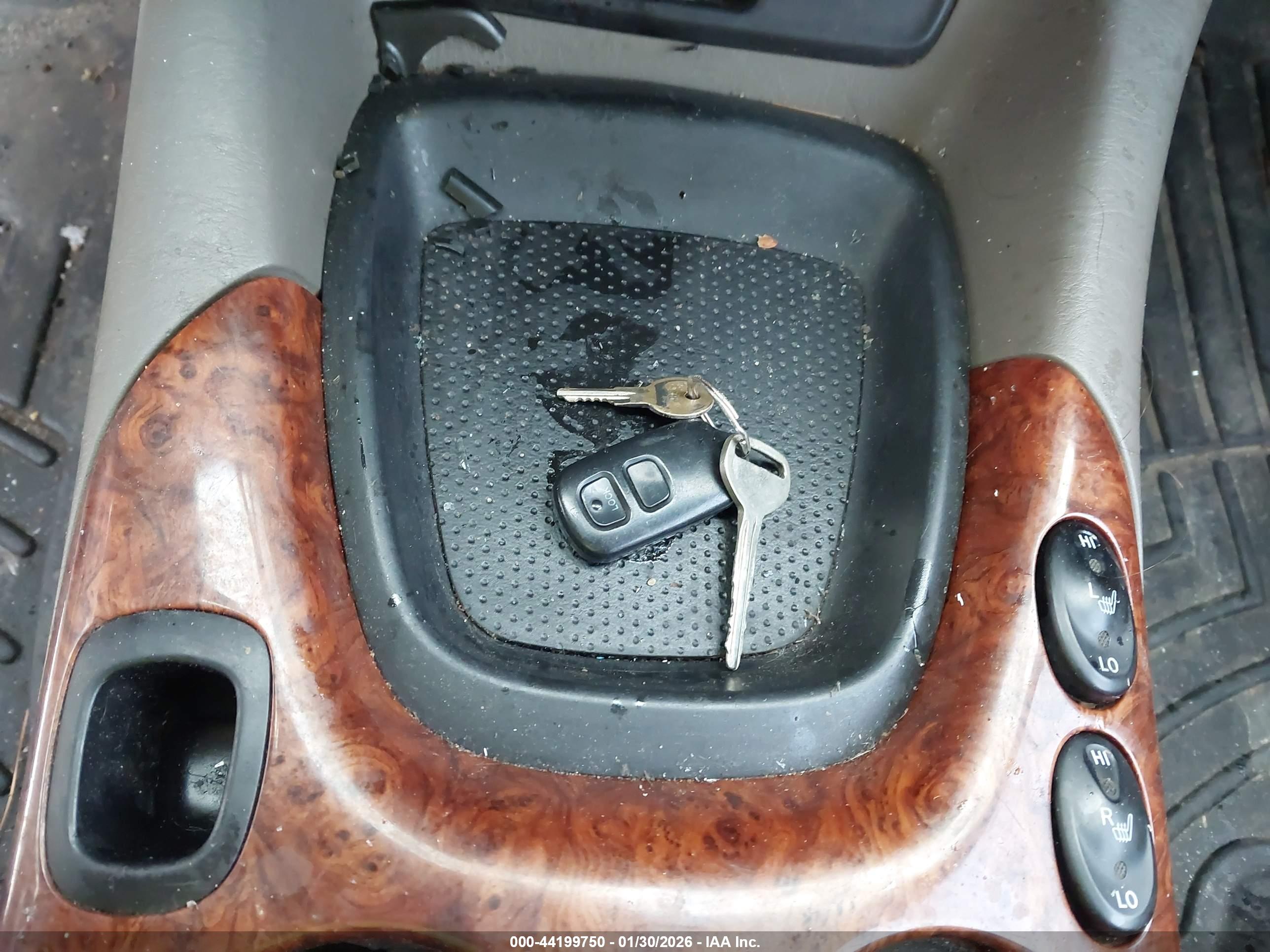 TOYOTA TUNDRA image 11