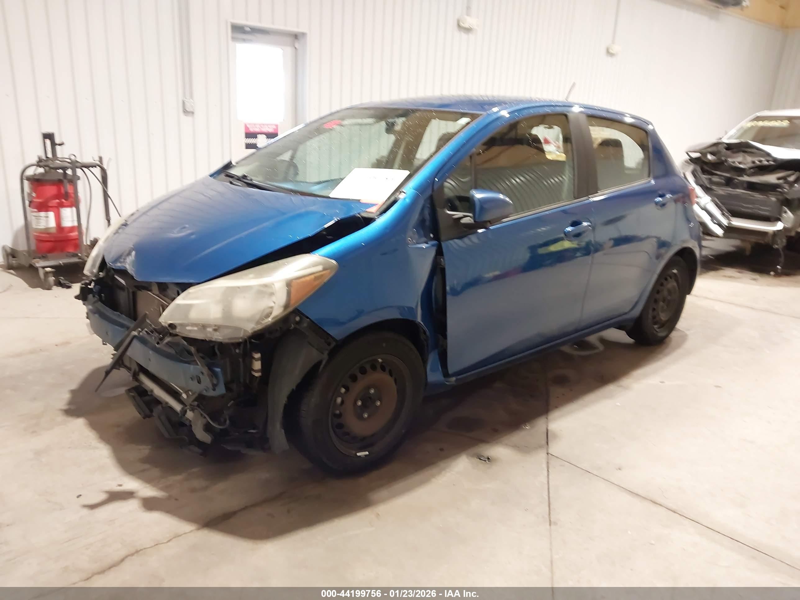 TOYOTA YARIS image 2