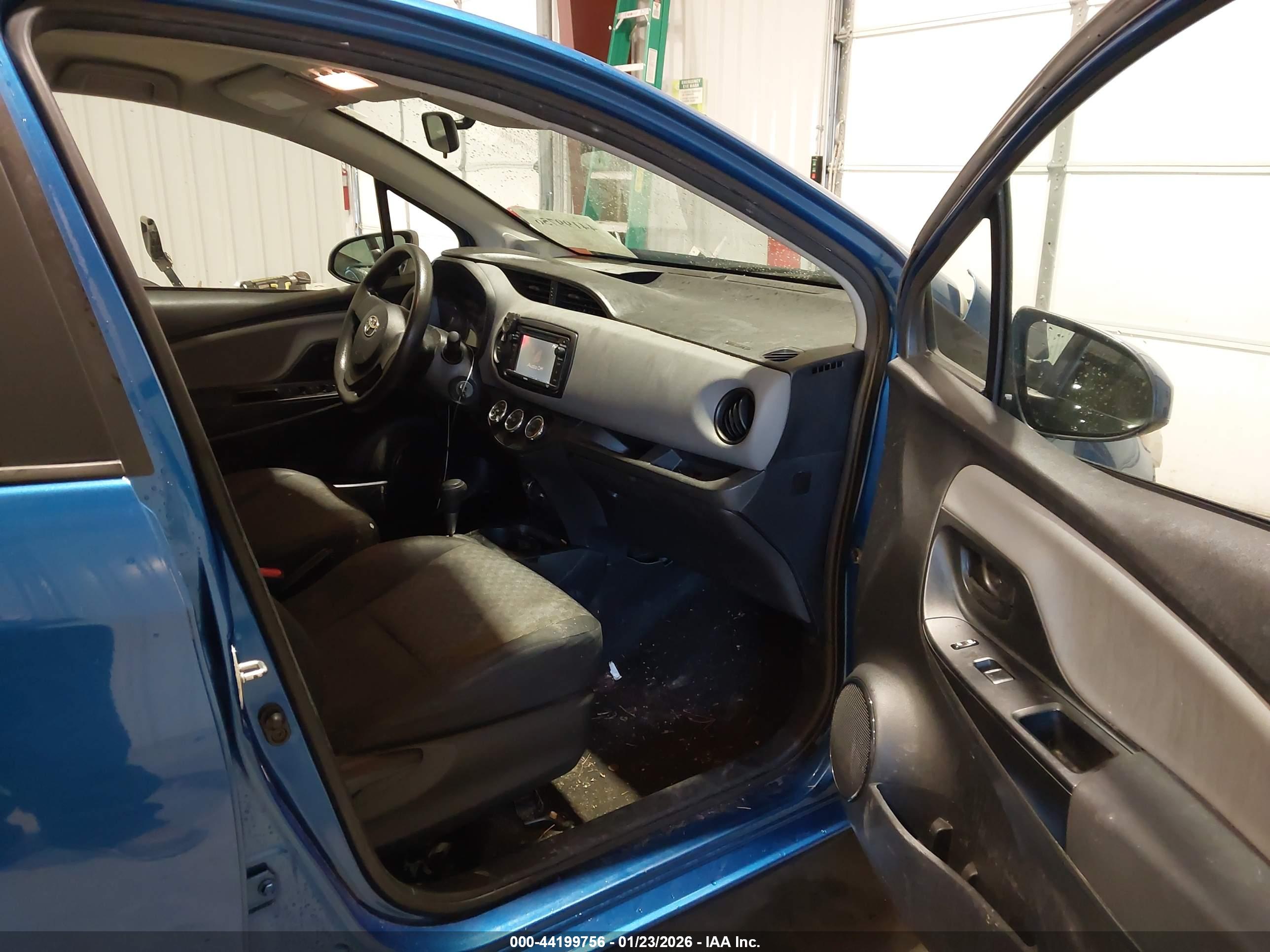 TOYOTA YARIS image 5
