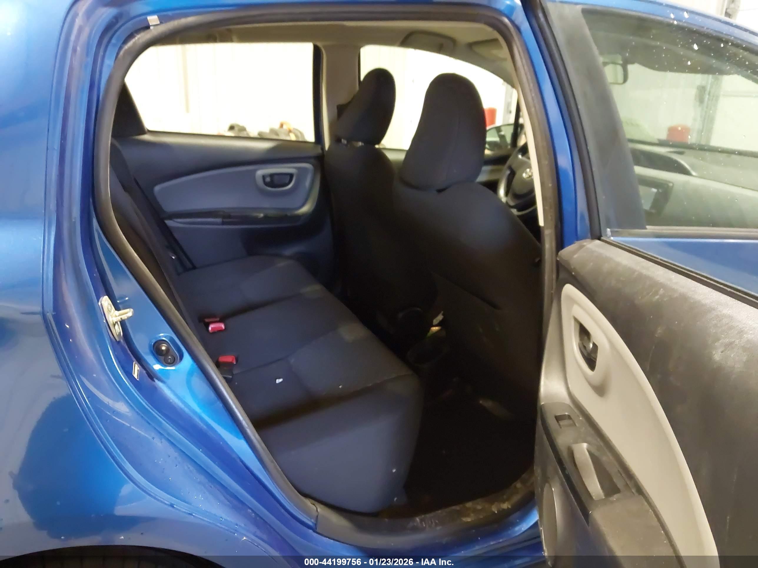 TOYOTA YARIS image 8