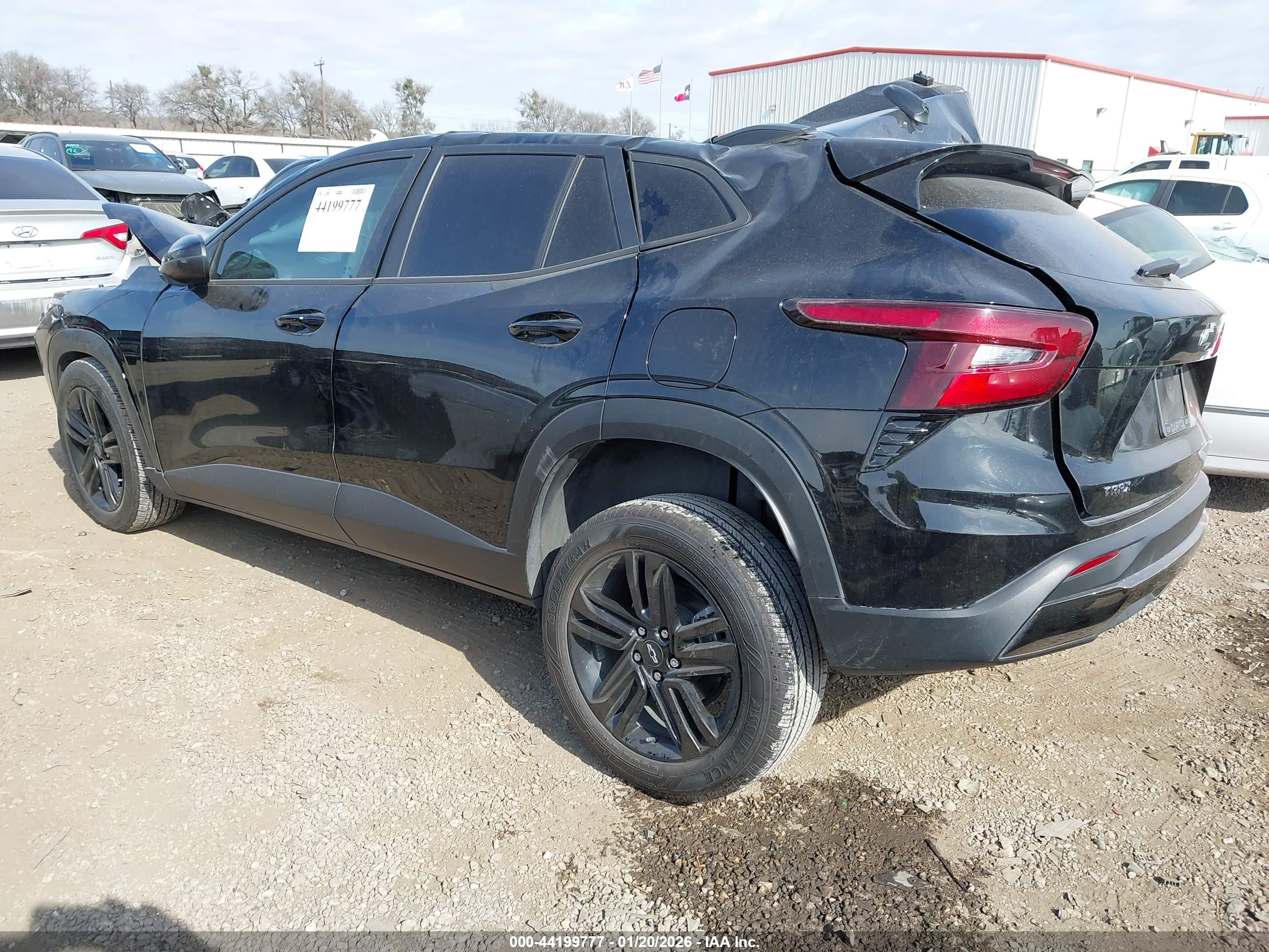 CHEVROLET TRAX image 3