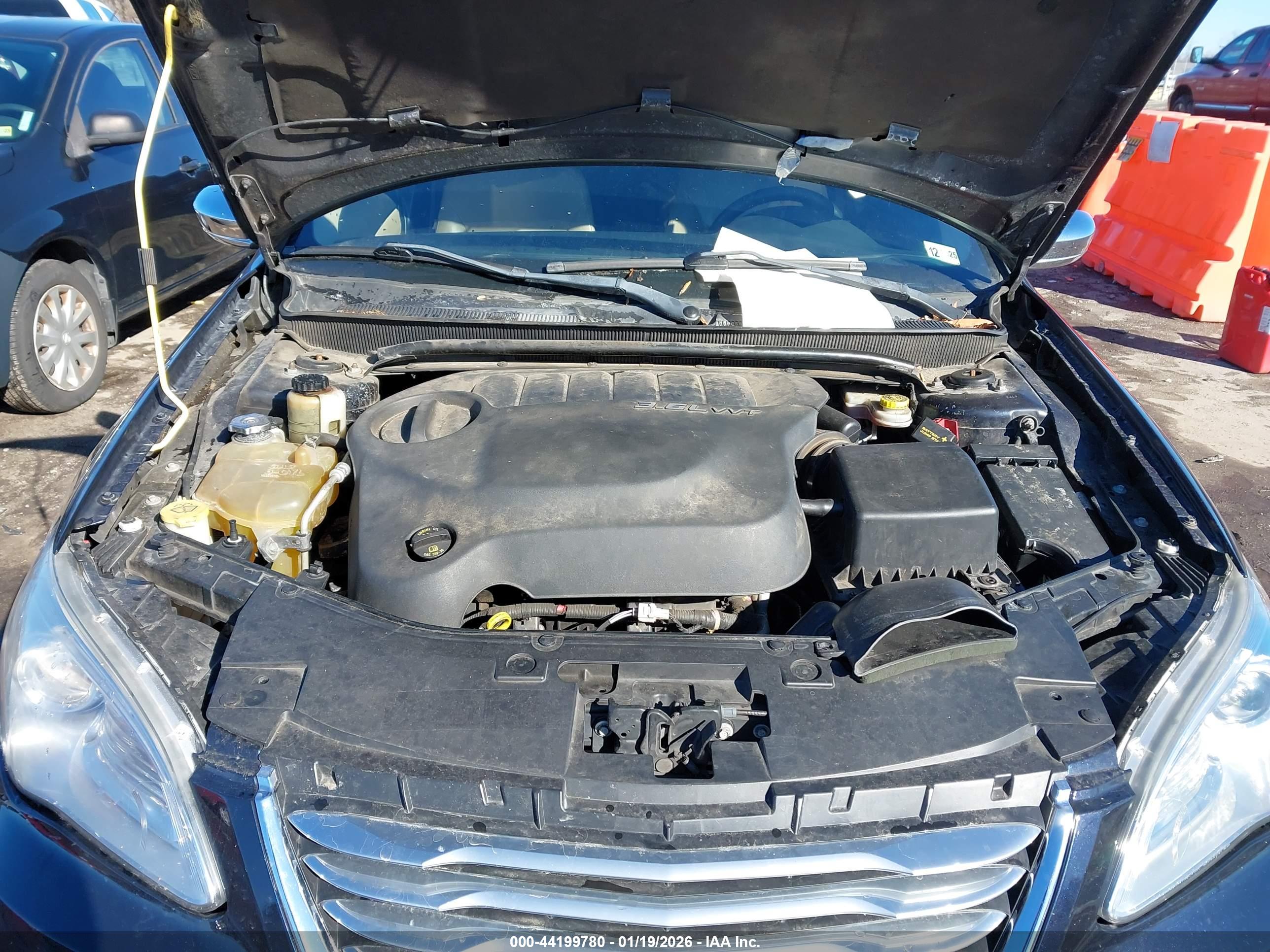 CHRYSLER 200 image 10