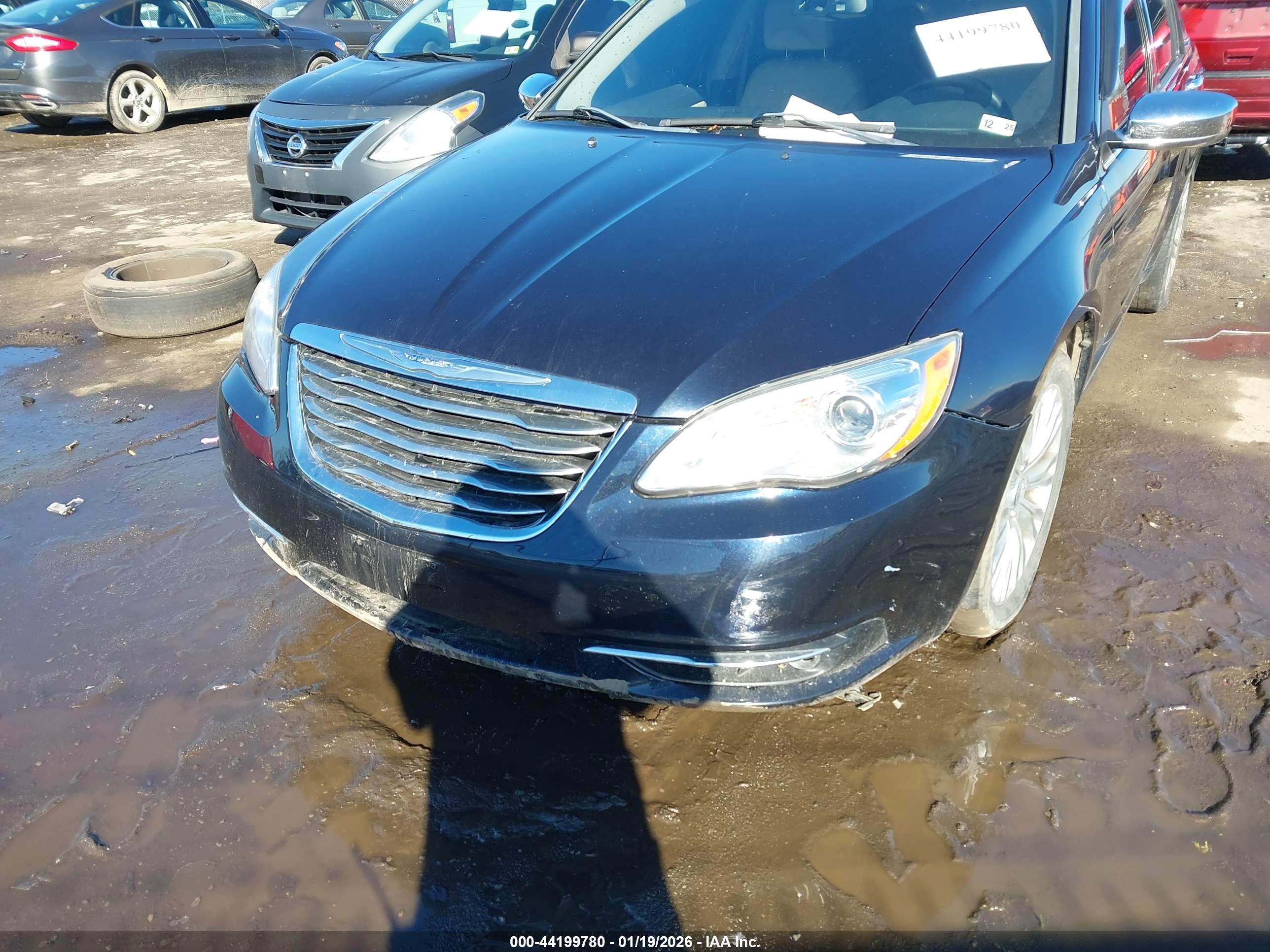 CHRYSLER 200 image 6