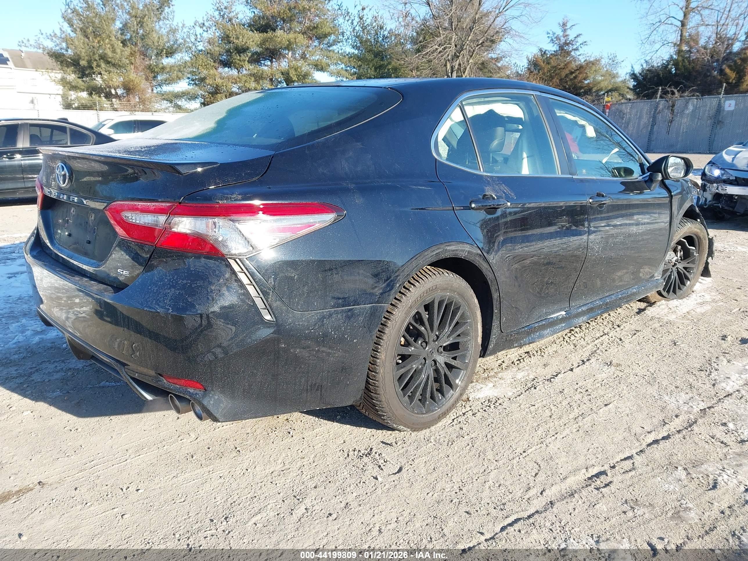 TOYOTA CAMRY image 4