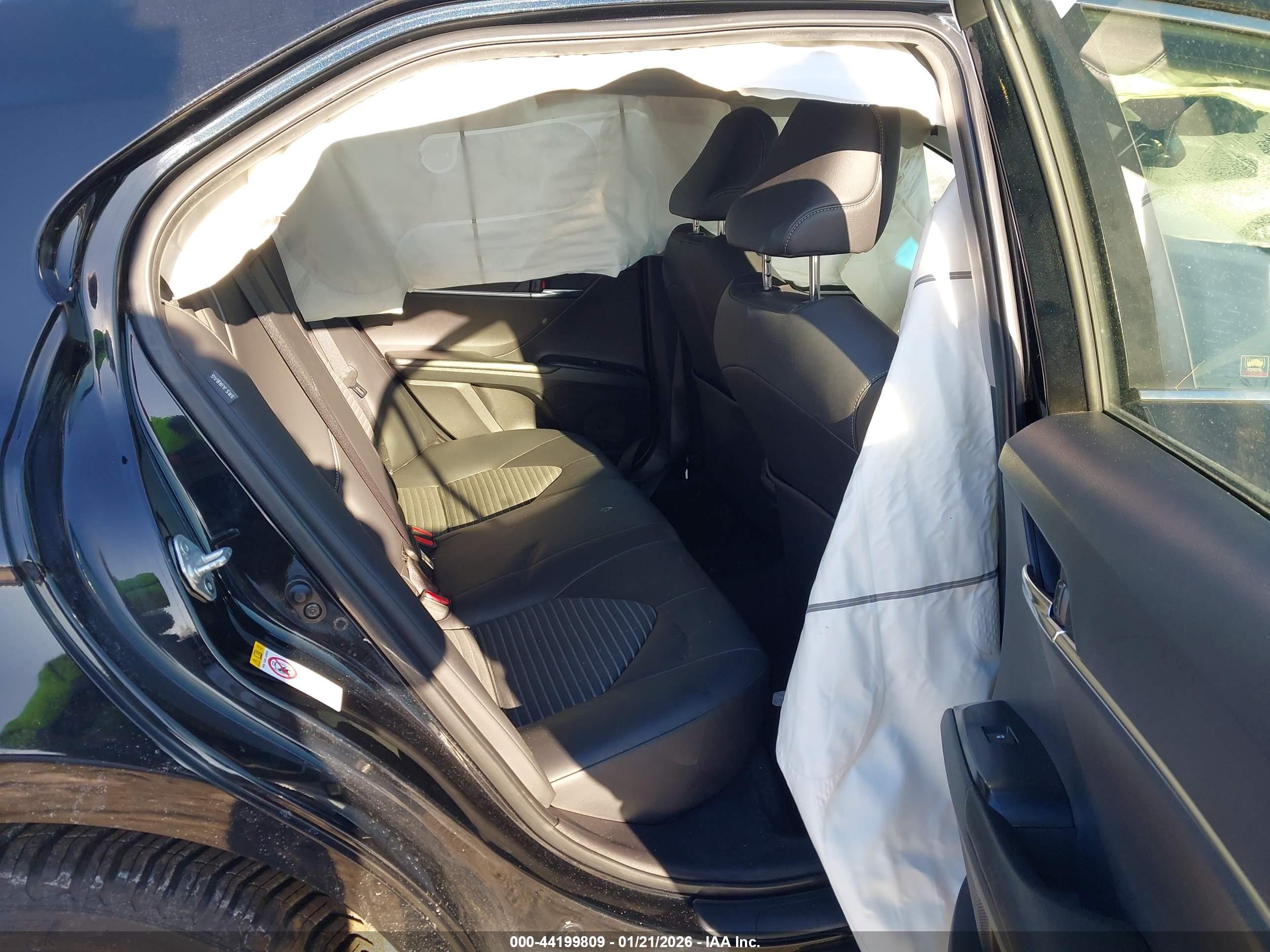 TOYOTA CAMRY image 8