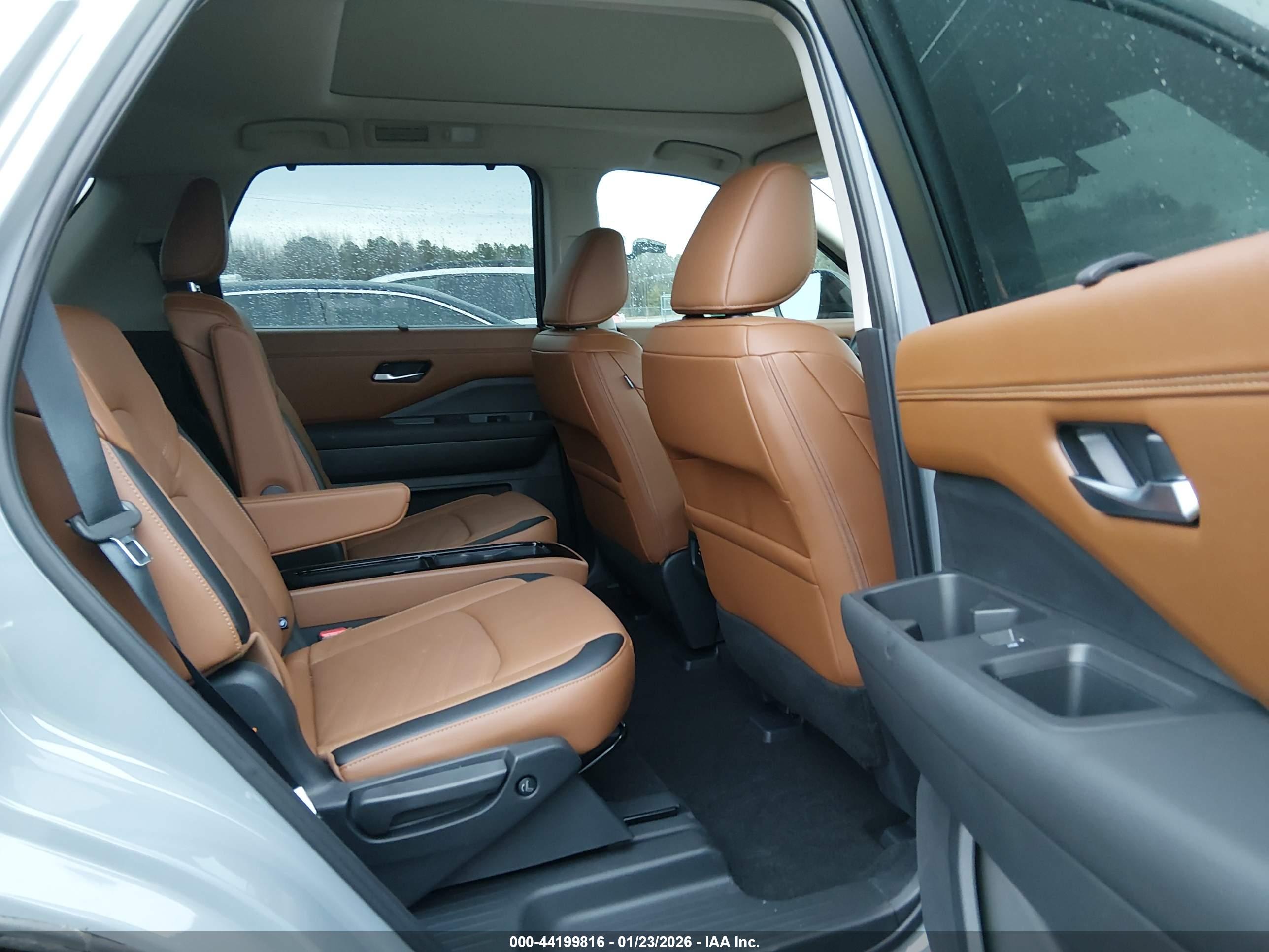 NISSAN PATHFINDER image 8