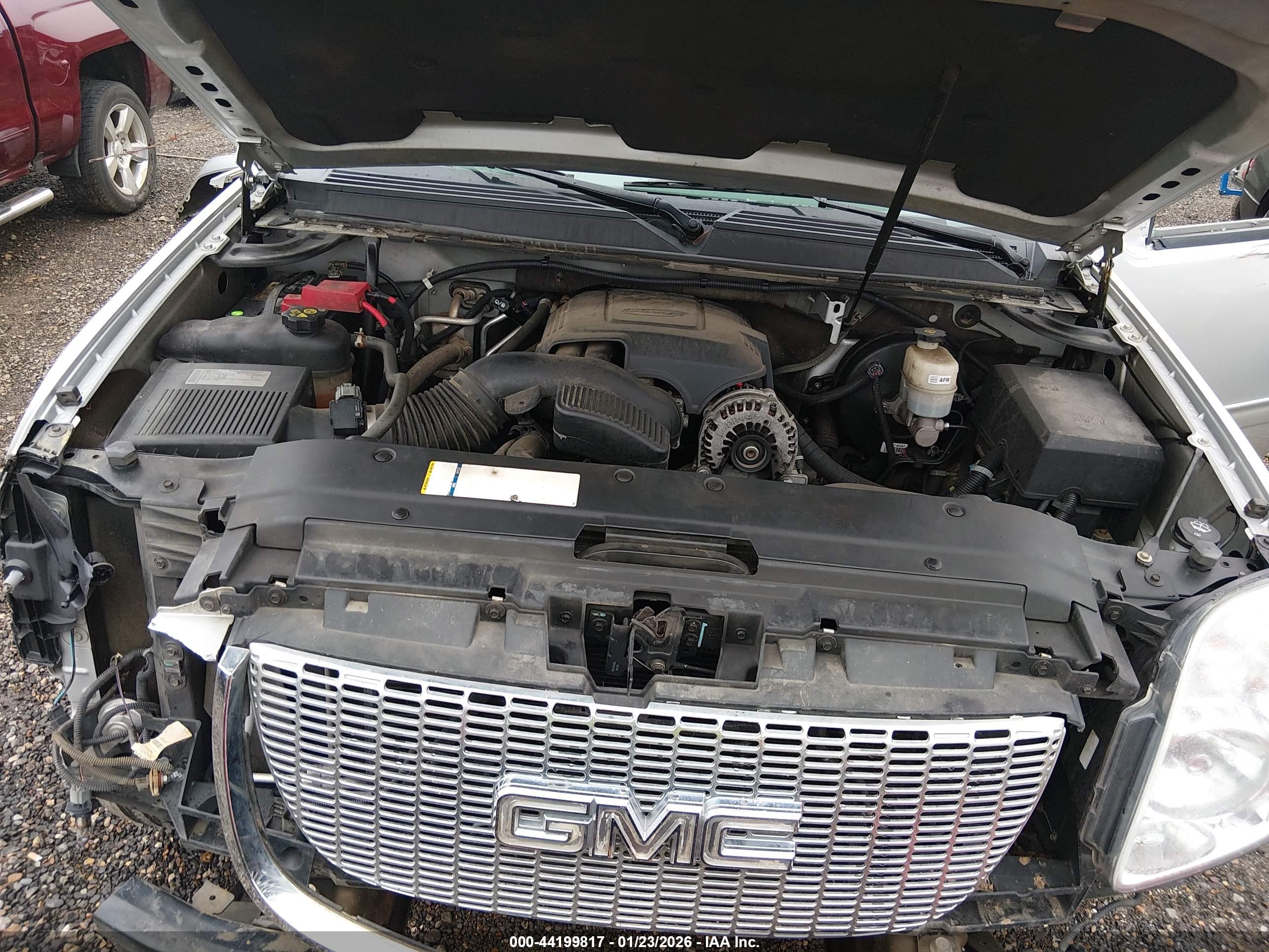 GMC YUKON image 10