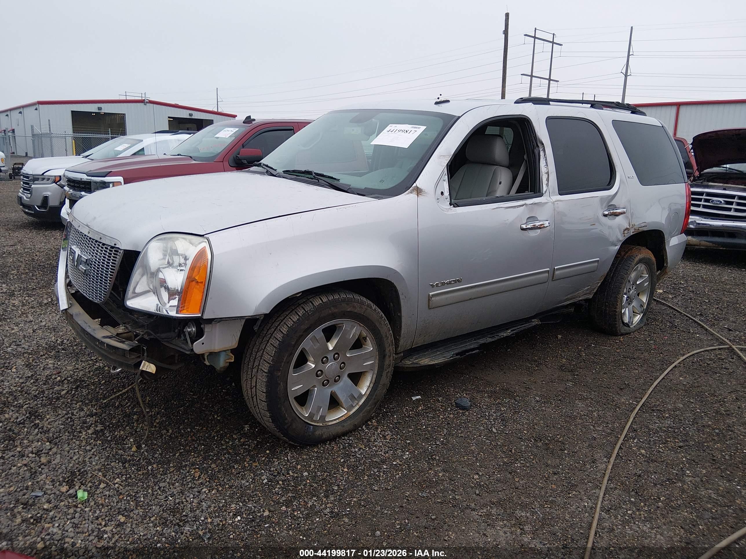 GMC YUKON image 2