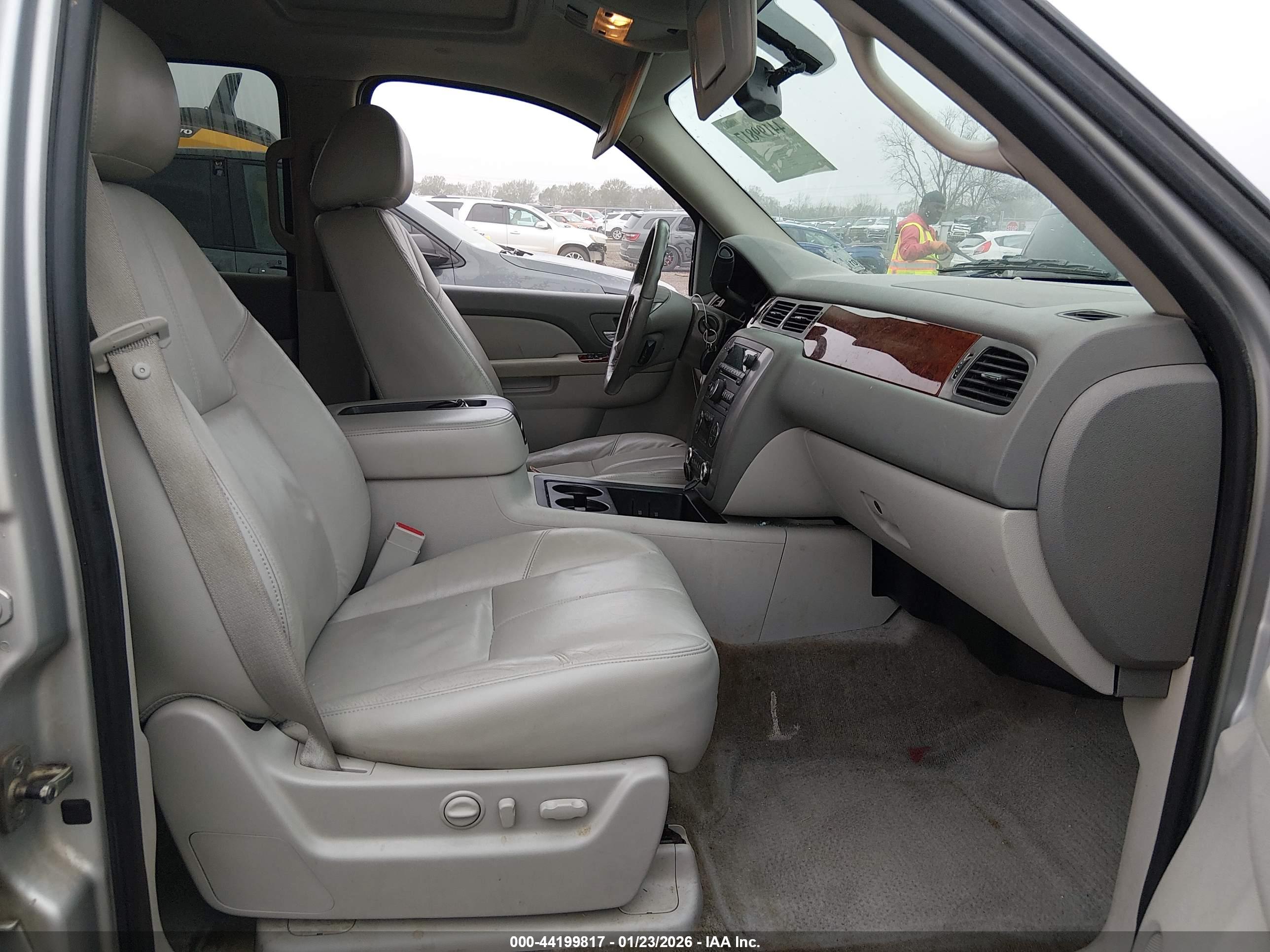 GMC YUKON image 5