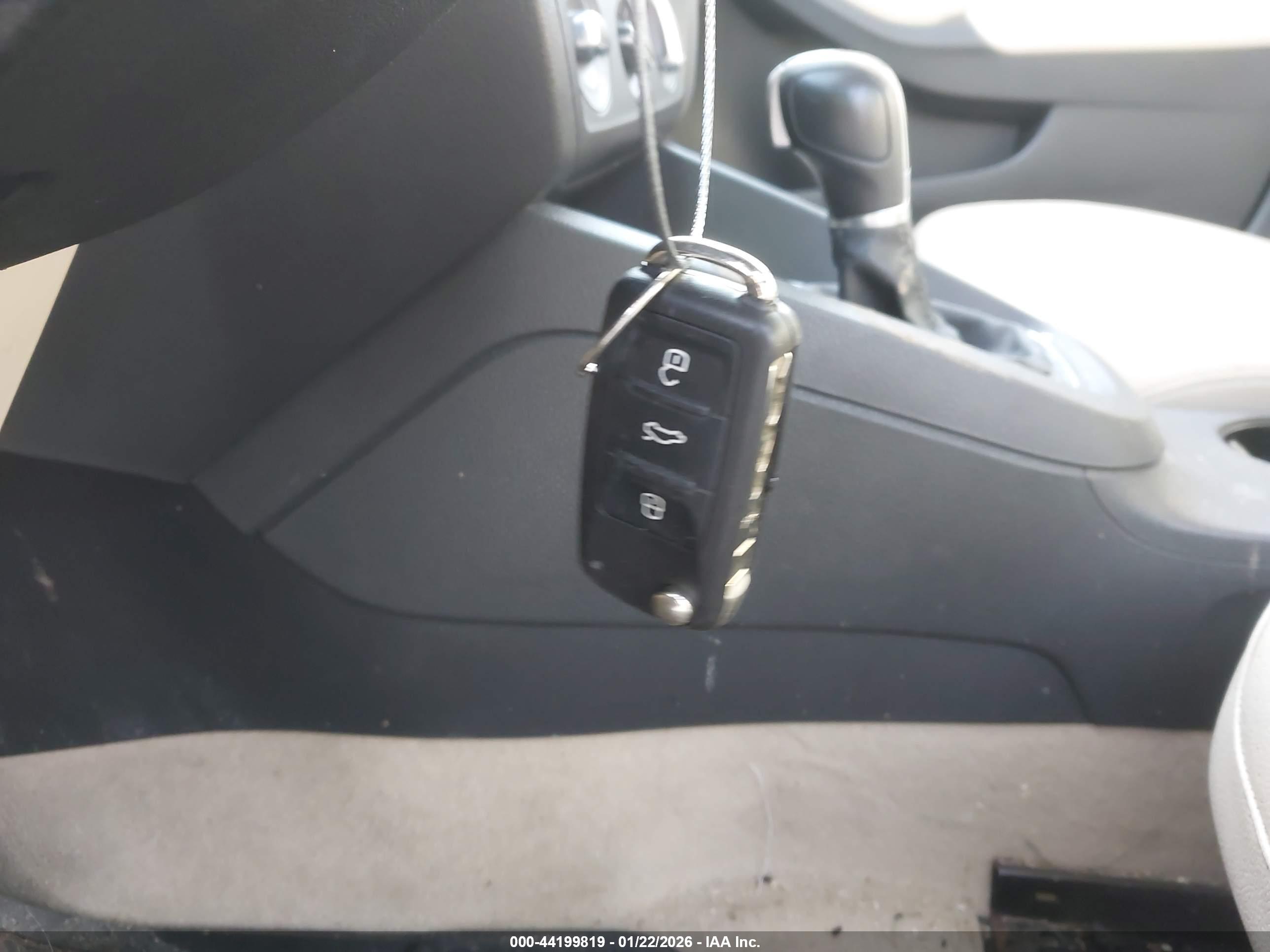 VOLKSWAGEN JETTA image 11