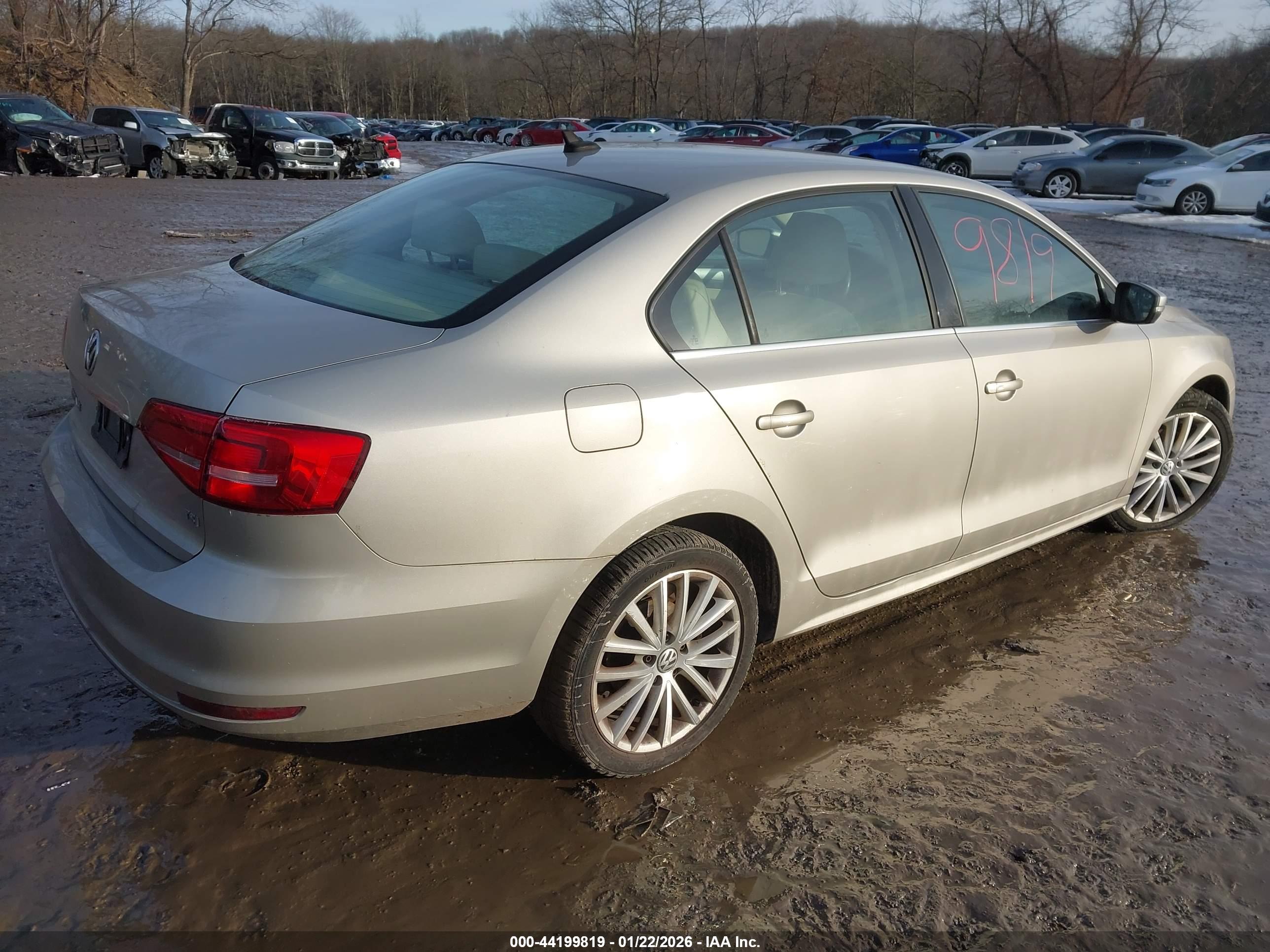VOLKSWAGEN JETTA image 4
